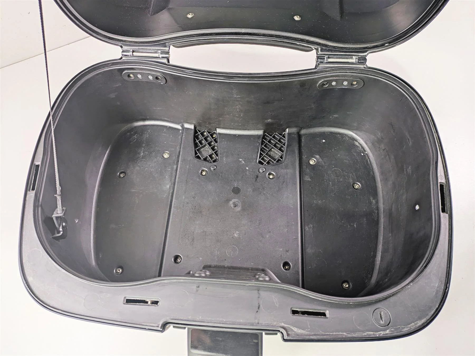 2016 BMW R1200RT K52 Top Case Trunk Tour Pak Box 49L 71607682080 - Image 6
