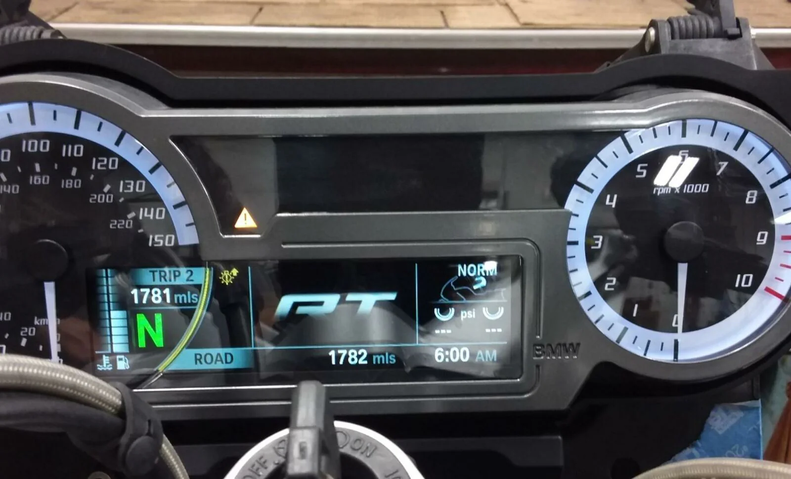 2016 BMW R1200RT R1200 RT K052 Speedometer Gauges Instruments 1K 62118554693 - Image 2