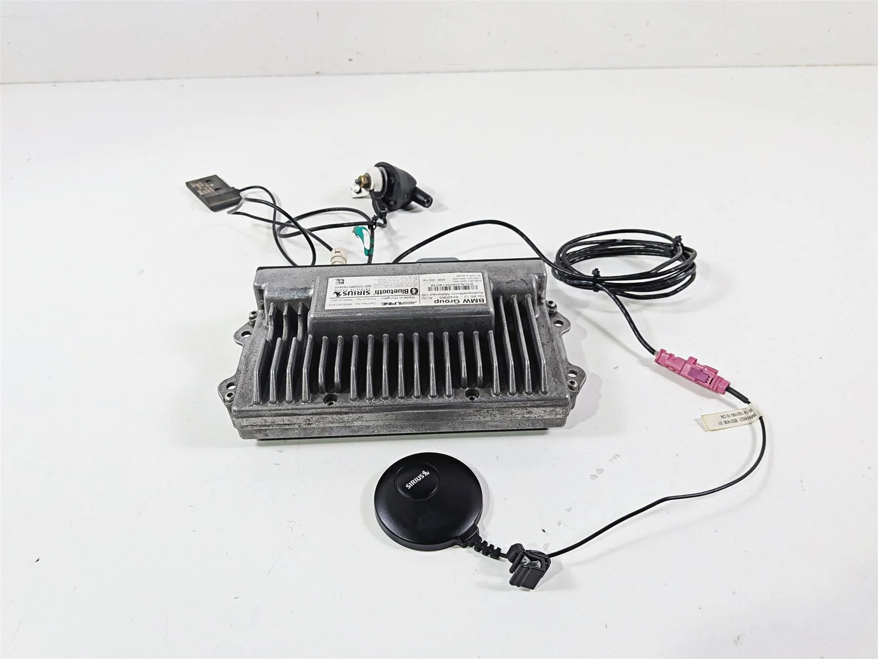 2016 BMW R1200RT RT RTW K52 Alpine Bluetooth Sirius Radio & Antennas 65128542065 - Image 4