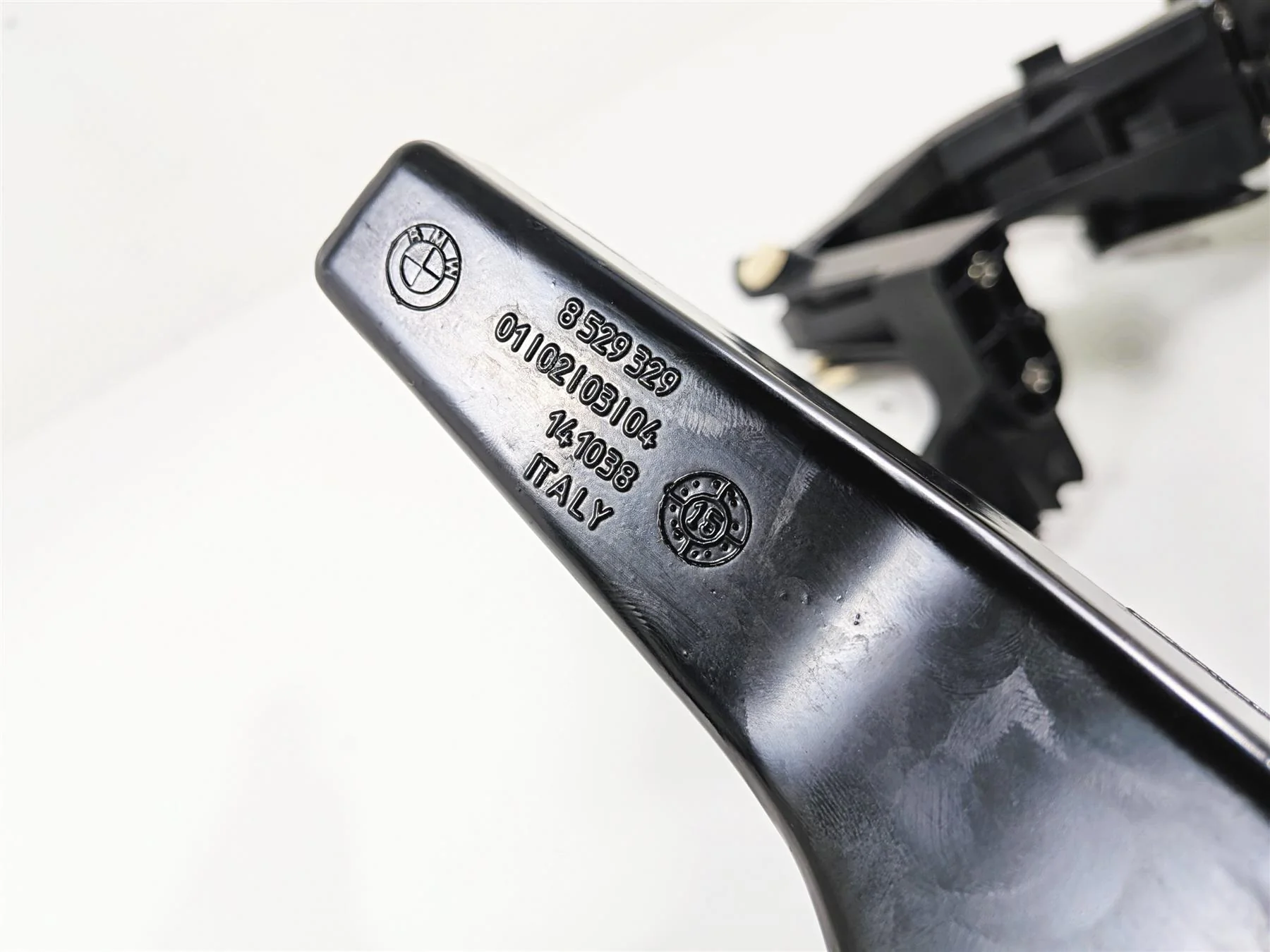 2016 BMW R1200RT RT RTW K52 Front Fairing Stay Mount Set 46638529329 46638529330 - Image 9