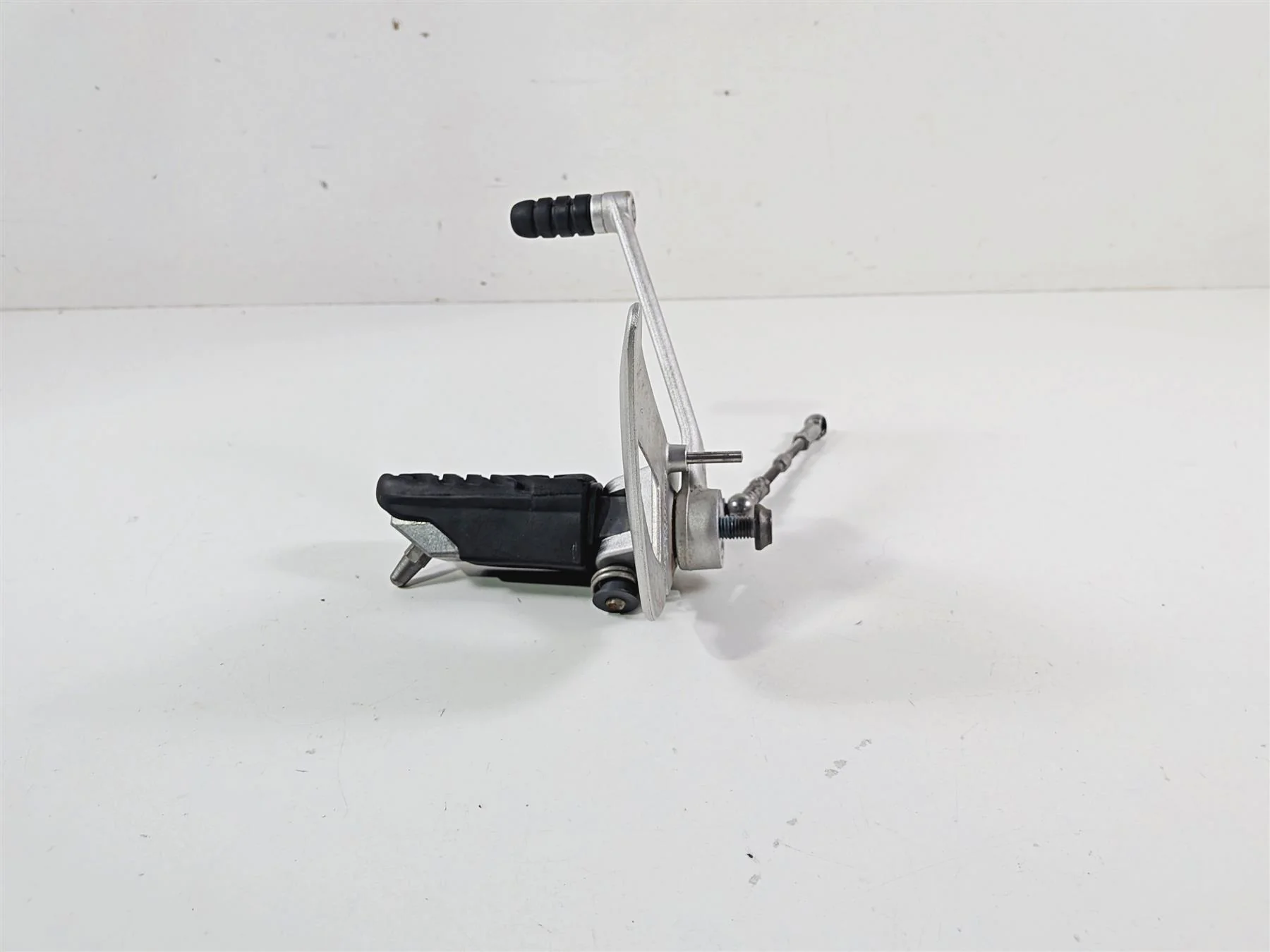 2016 BMW R1200RT RT RTW K52 Front Left Footpeg & Shifter 46718535641 46718560383 - Image 5