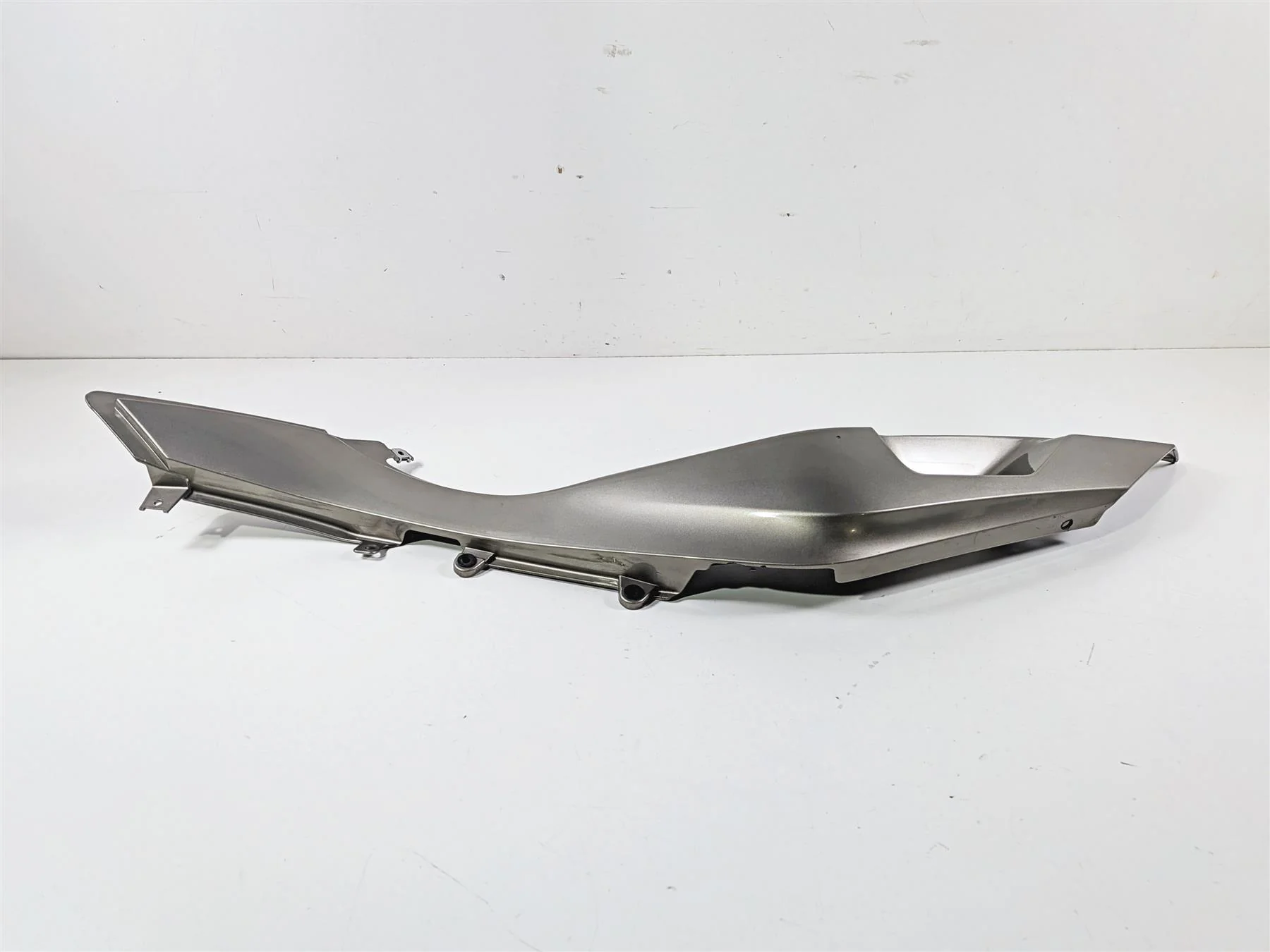 2016 BMW R1200RT RT RTW K52 Left Tail Side Cover Fairing Platinbronz 46638533567 - Image 3