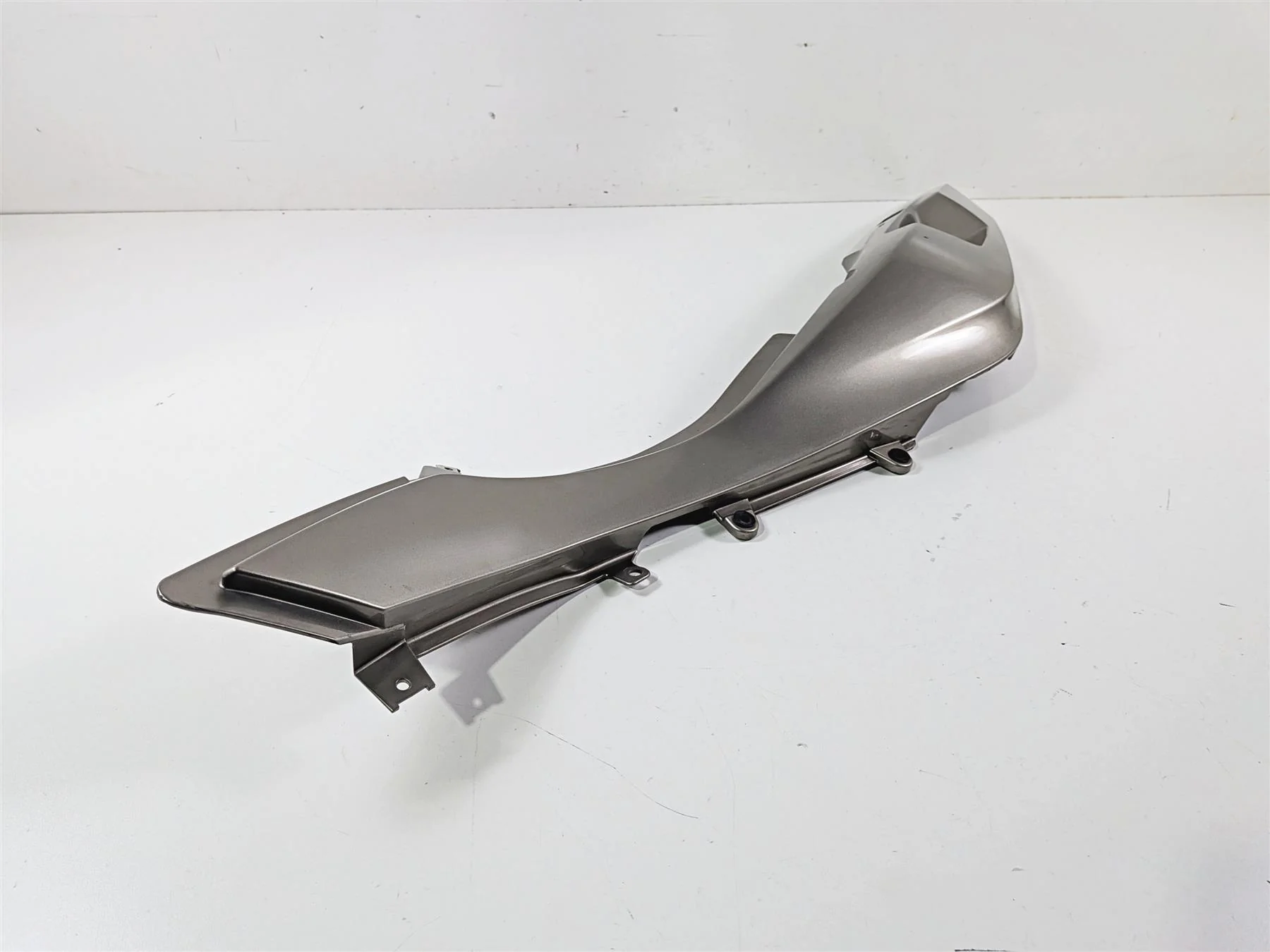 2016 BMW R1200RT RT RTW K52 Left Tail Side Cover Fairing Platinbronz 46638533567 - Image 4