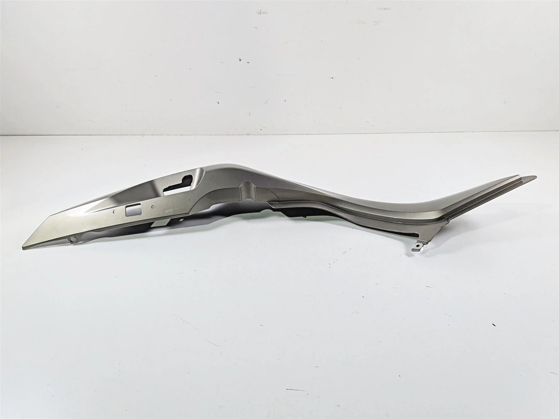 2016 BMW R1200RT RT RTW K52 Left Tail Side Cover Fairing Platinbronz 46638533567 - Image 5