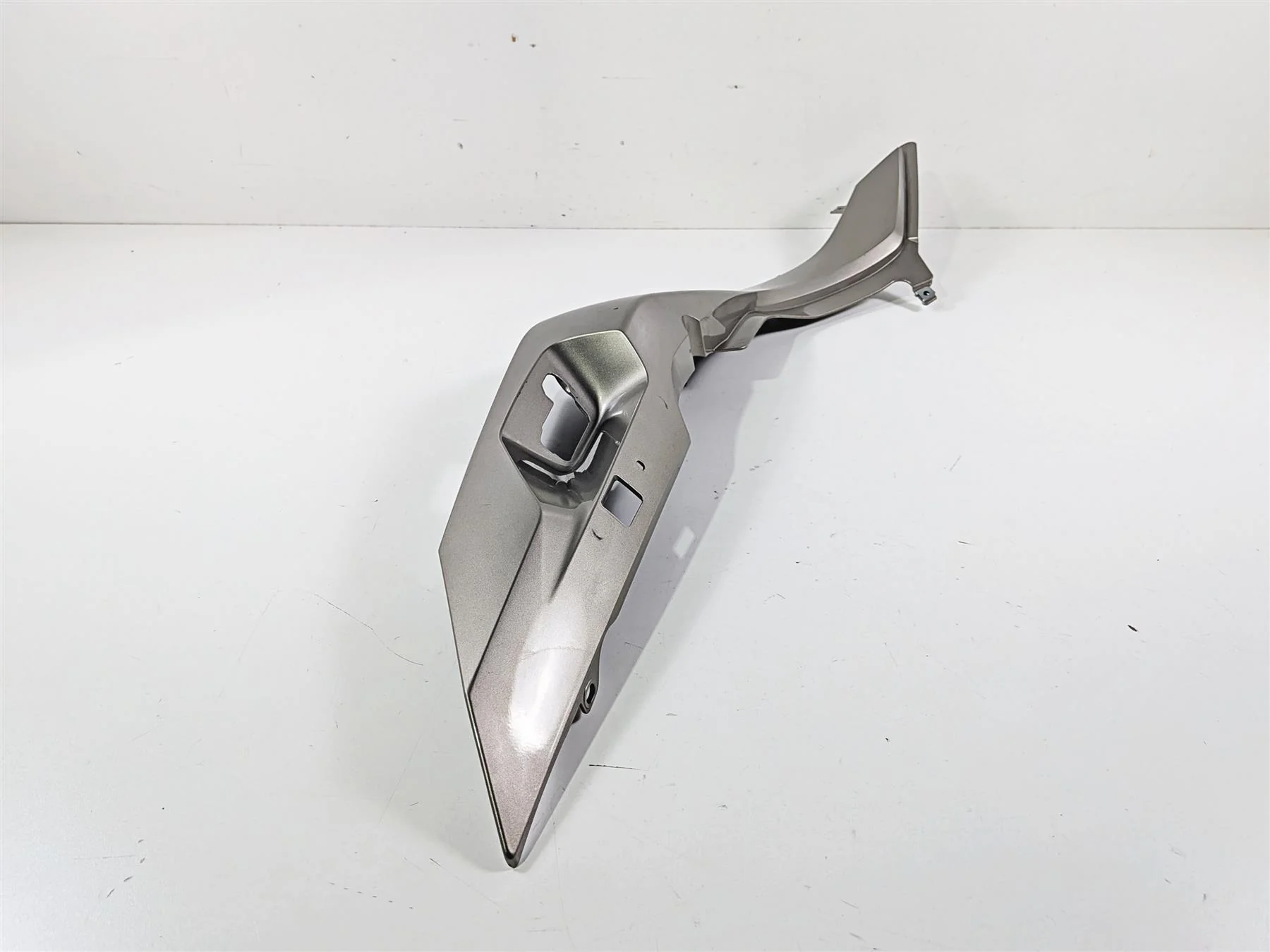 2016 BMW R1200RT RT RTW K52 Left Tail Side Cover Fairing Platinbronz 46638533567 - Image 6