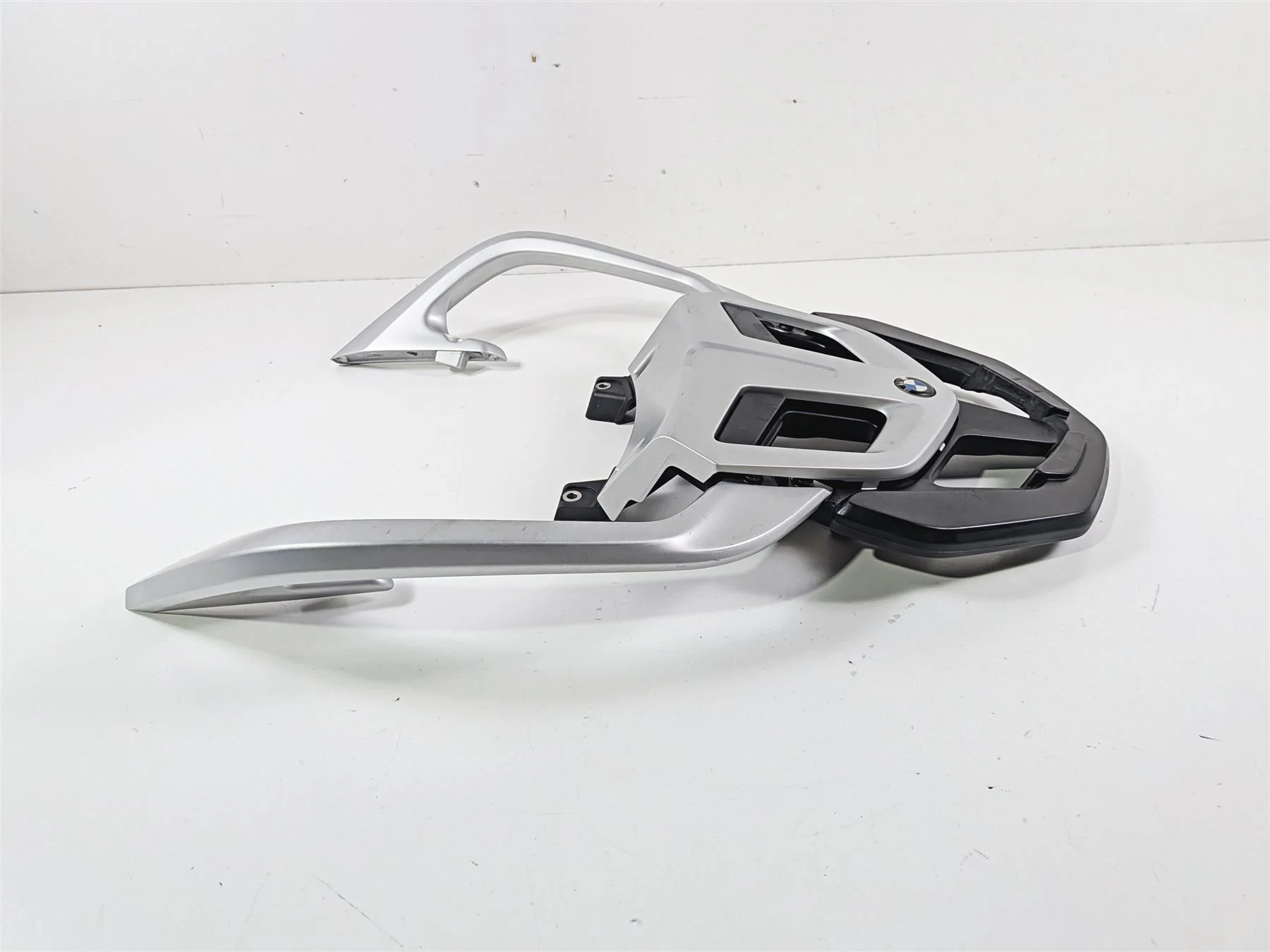 2016 BMW R1200RT RT RTW K52 Luggage Rack Grab Rail Bar 46548520650 - Image 4