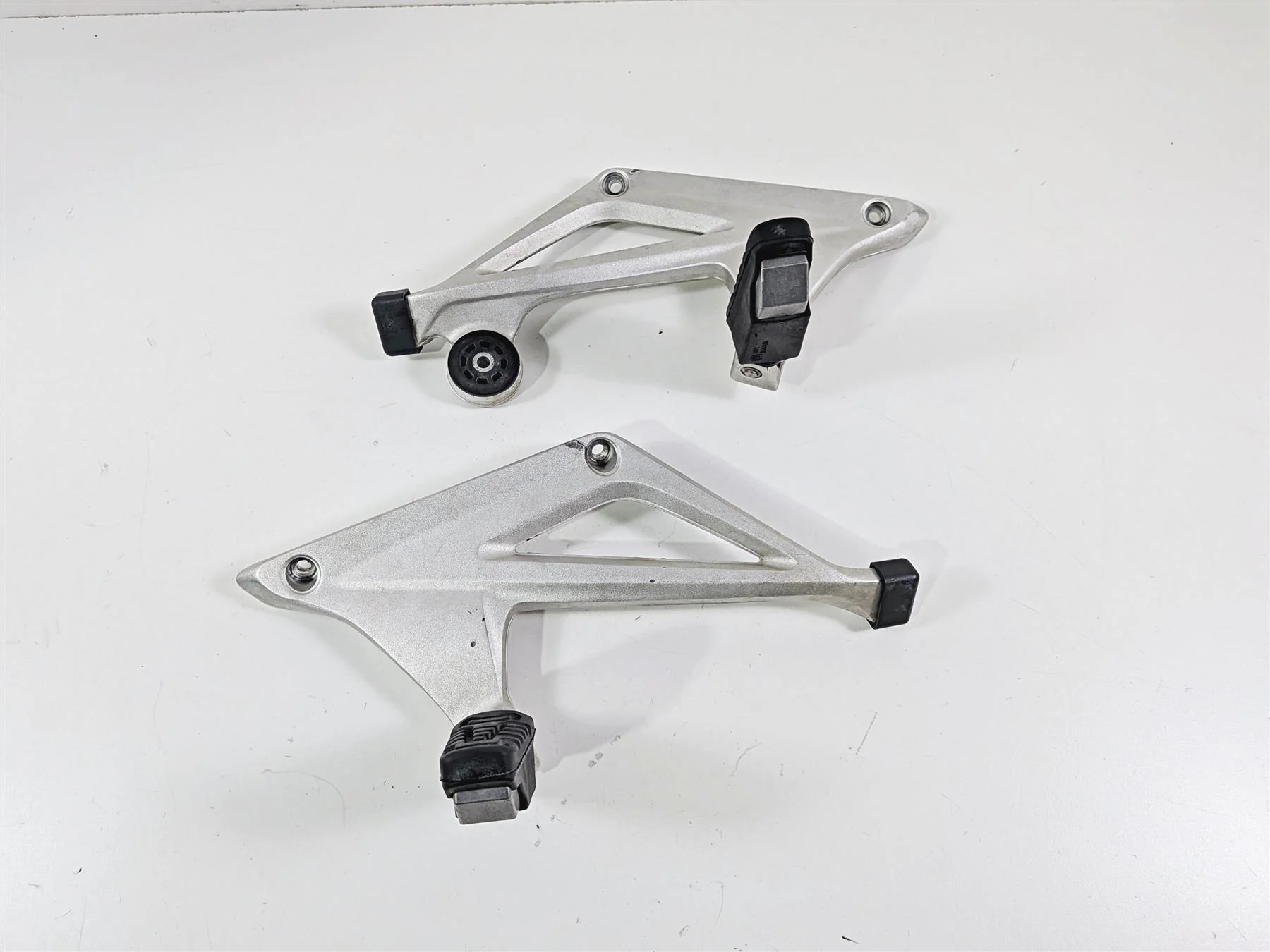 2016 BMW R1200RT RT RTW K52 Passenger Foot Peg Rest Set 46718534789 46718534790 - Image 12
