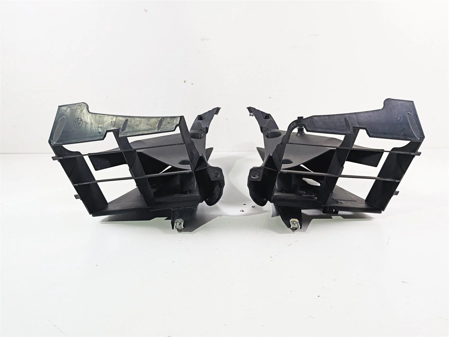 2016 BMW R1200RT RT RTW K52 Radiator Inlet Cover Fairing Shroud 46637728668 - Image 3