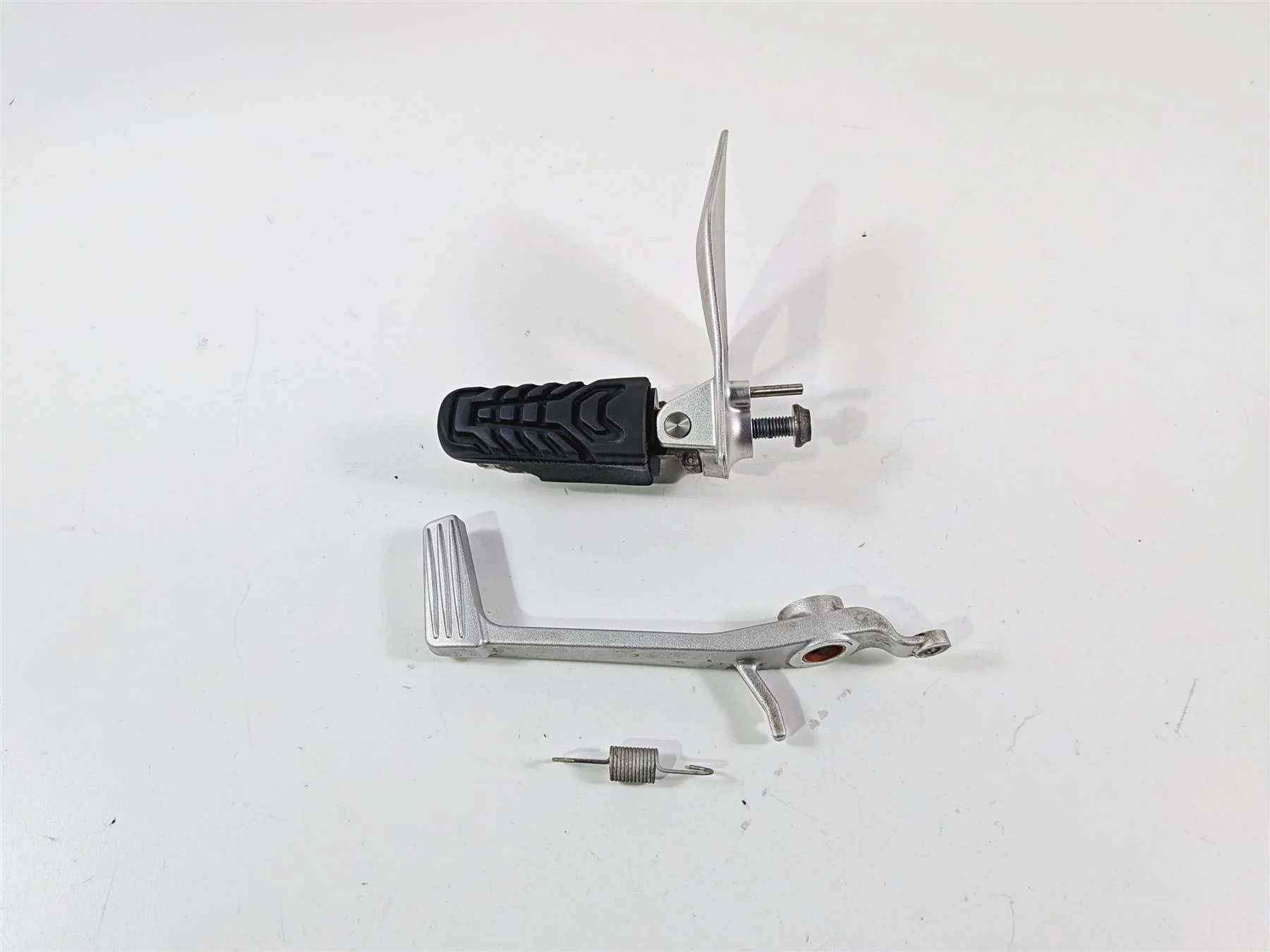 2016 BMW R1200RT RT RTW K52 Right Foot Peg & Brake Pedal 46718535642 46718560382 - Image 2