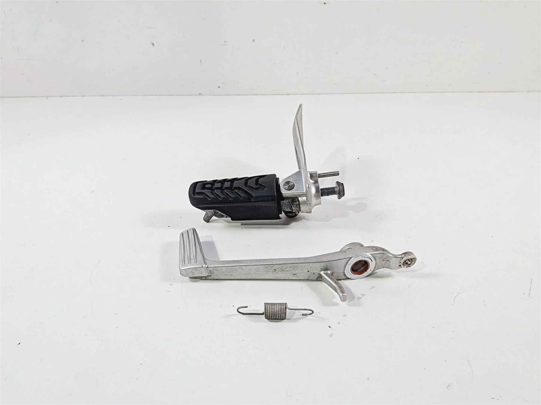2016 BMW R1200RT RT RTW K52 Right Foot Peg & Brake Pedal 46718535642 46718560382 - Image 3