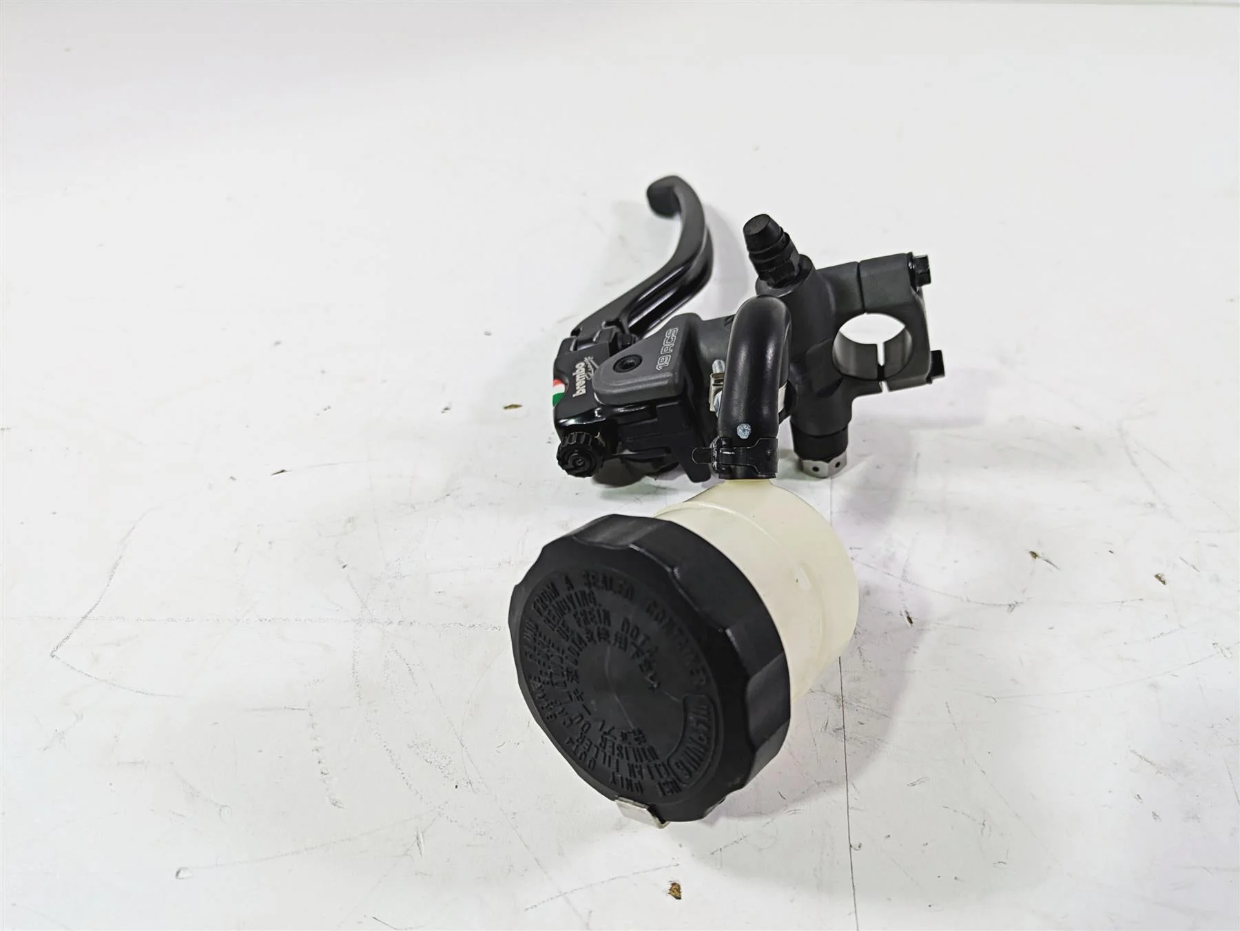 2016 BMW S1000RR K46 19 RCS Brembo Front Radial Brake Master Cylinder 110A26310 - Image 4