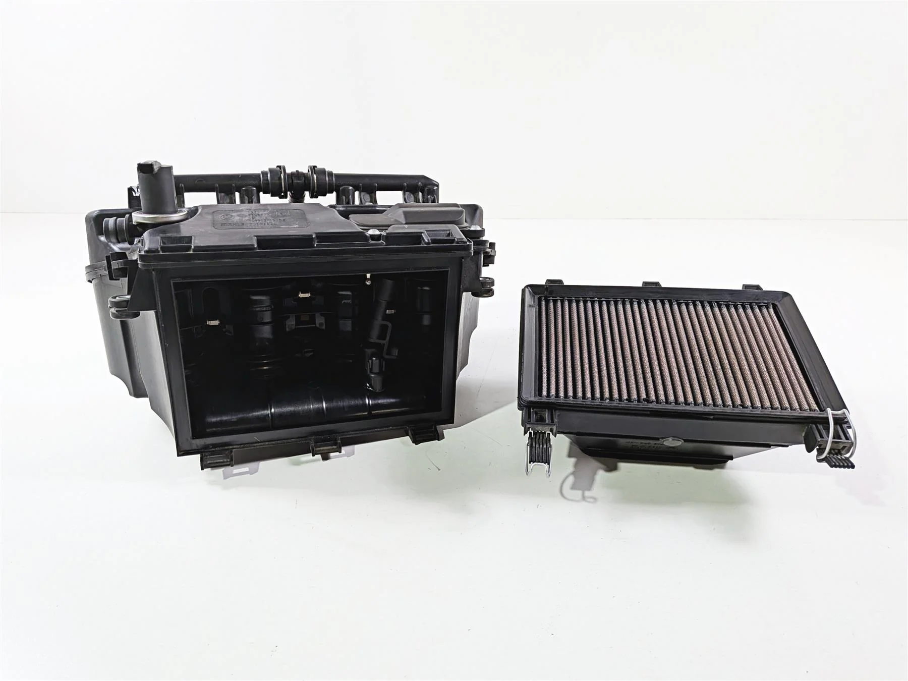 2016 BMW S1000RR K46 Air Box Cleaner Breather Intake & Injector Set 13718561315 - Image 9