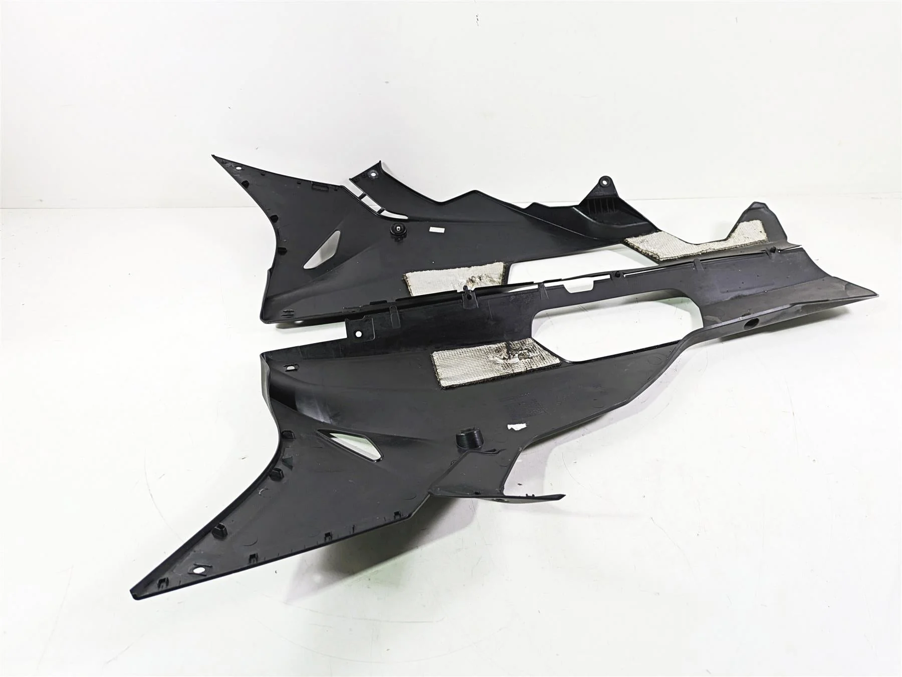 2016 BMW S1000RR K46 Belly Fairing Cover Set 46638551117 46638551118 - Image 9