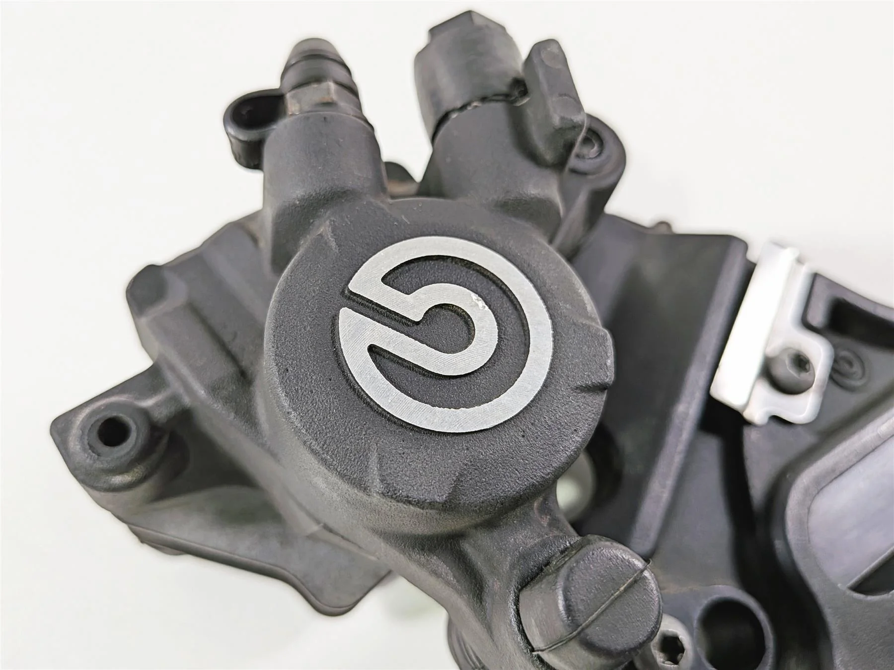 2016 BMW S1000RR K46 Brembo Rear Brake Caliper & Bracket 34217718562 - Image 3