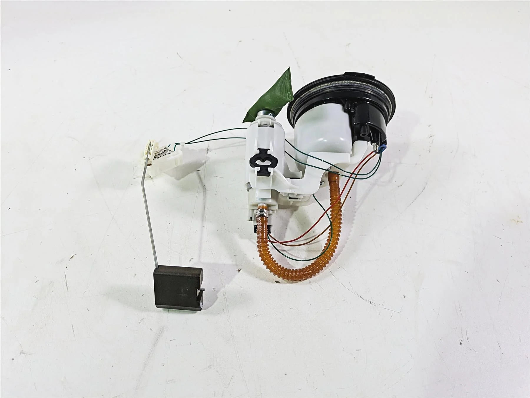 2016 BMW S1000RR K46 Fuel Gas Petrol Pump 11K 16147718349 - Image 2