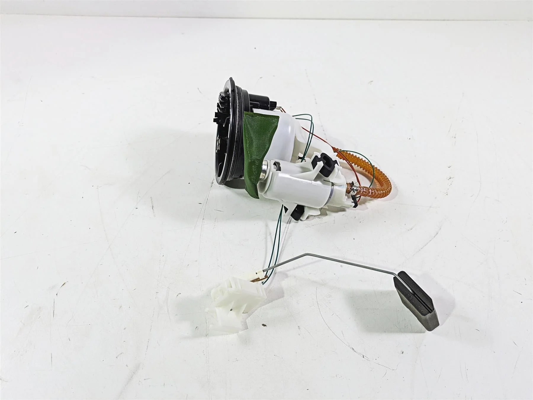 2016 BMW S1000RR K46 Fuel Gas Petrol Pump 11K 16147718349 - Image 4
