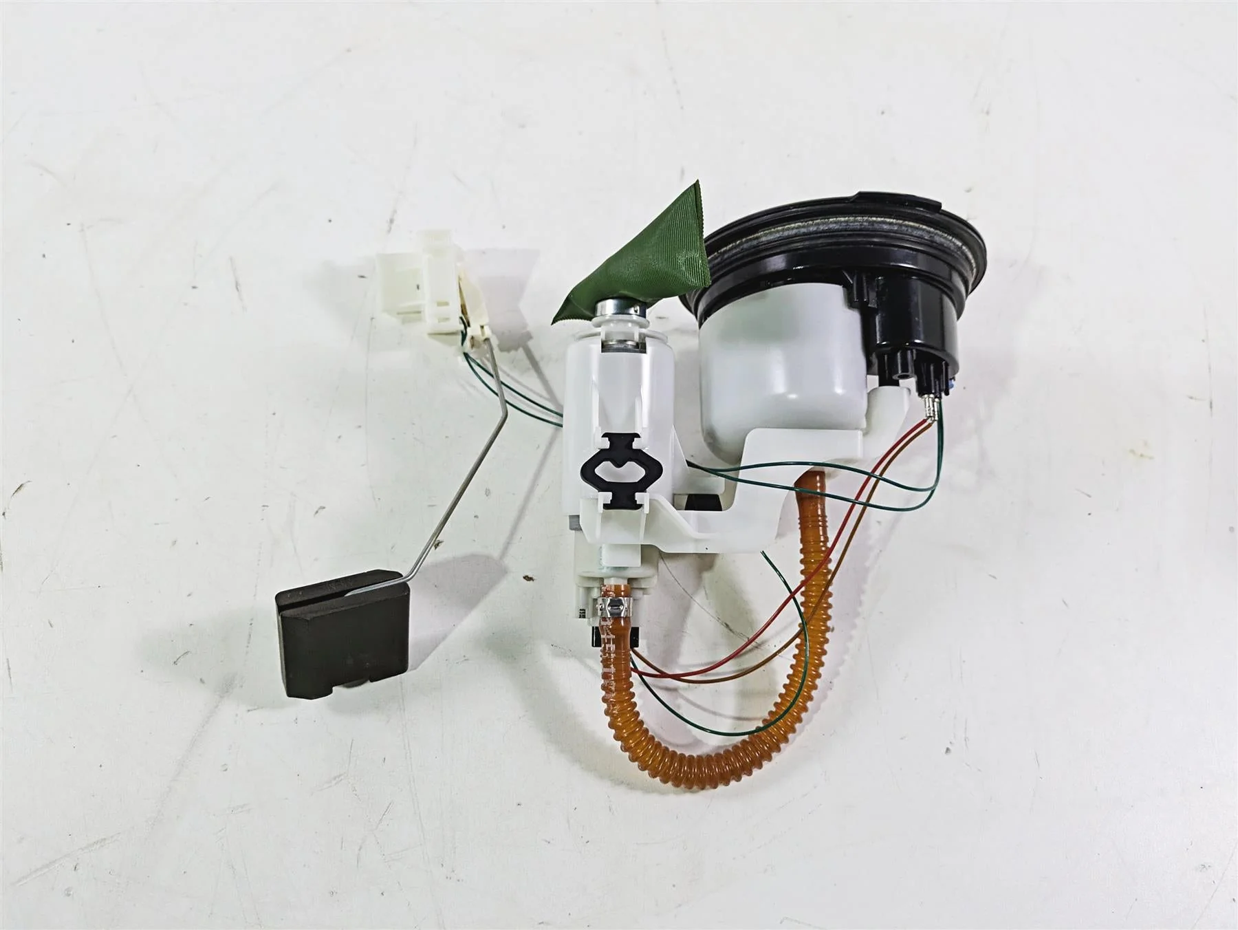 2016 BMW S1000RR K46 Fuel Gas Petrol Pump 11K 16147718349 - Image 5