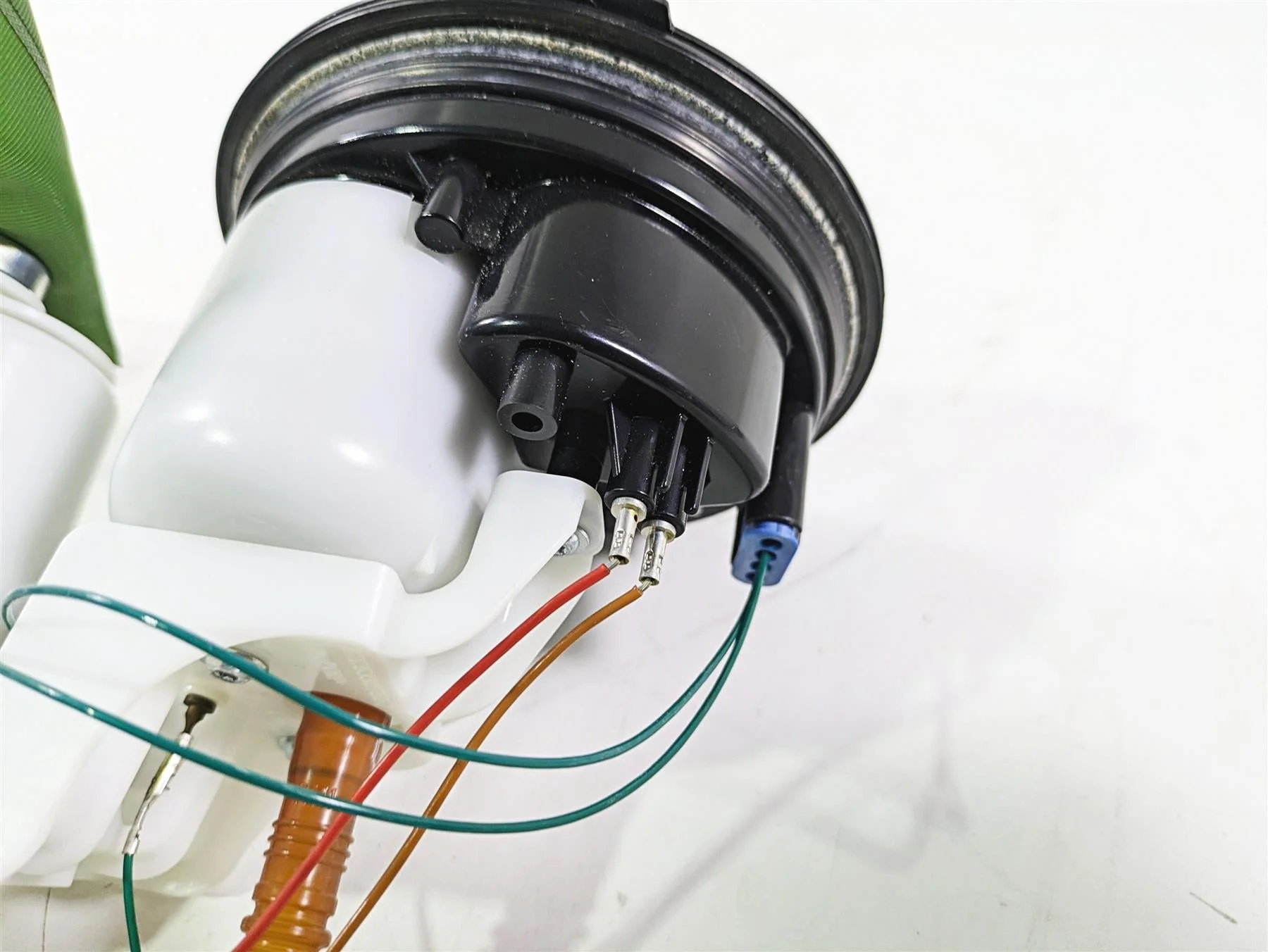 2016 BMW S1000RR K46 Fuel Gas Petrol Pump 11K 16147718349 - Image 6