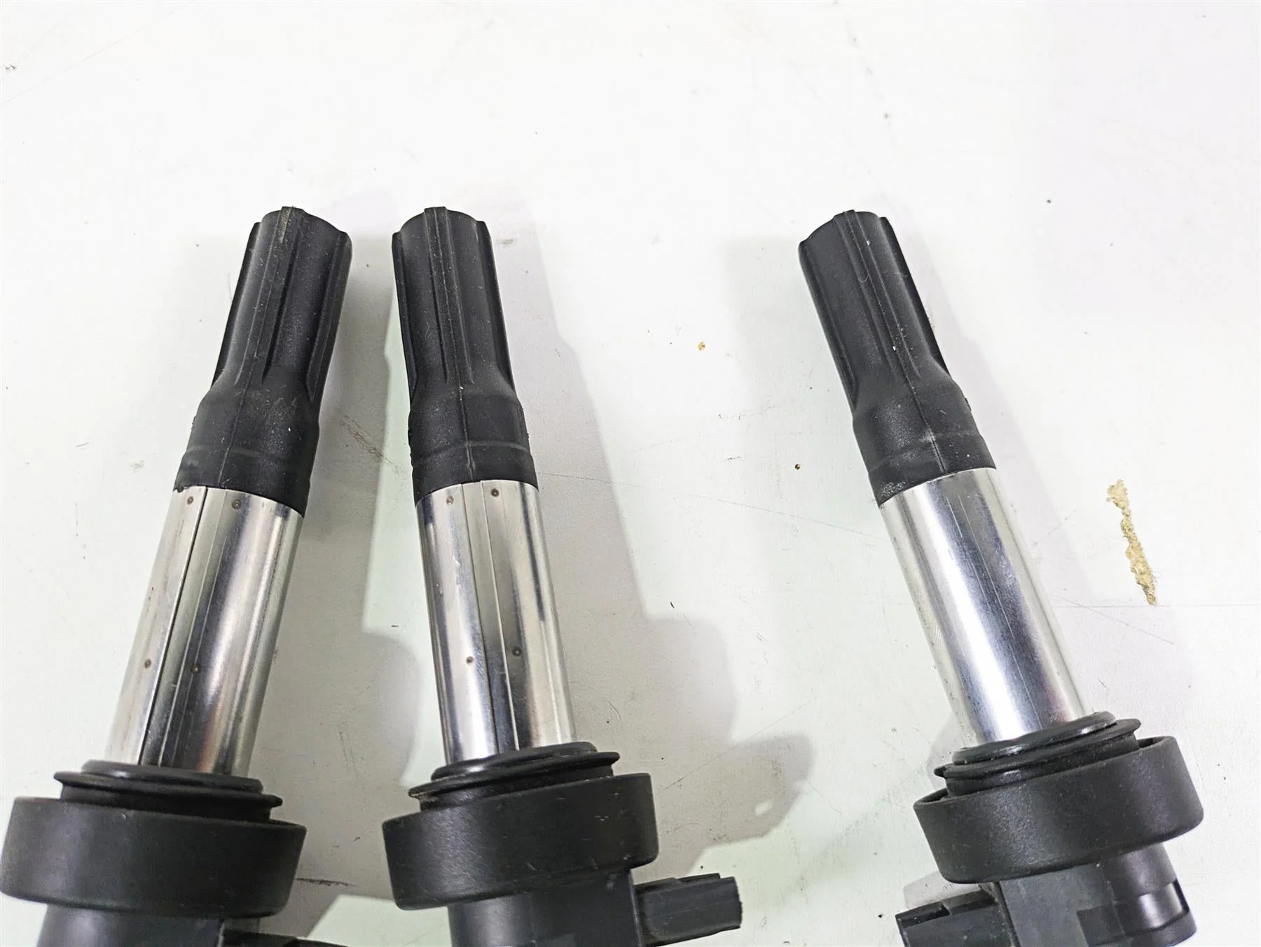2016 BMW S1000RR K46 Ignition Coil Set - One Clip Broke 12138523972 - Image 11