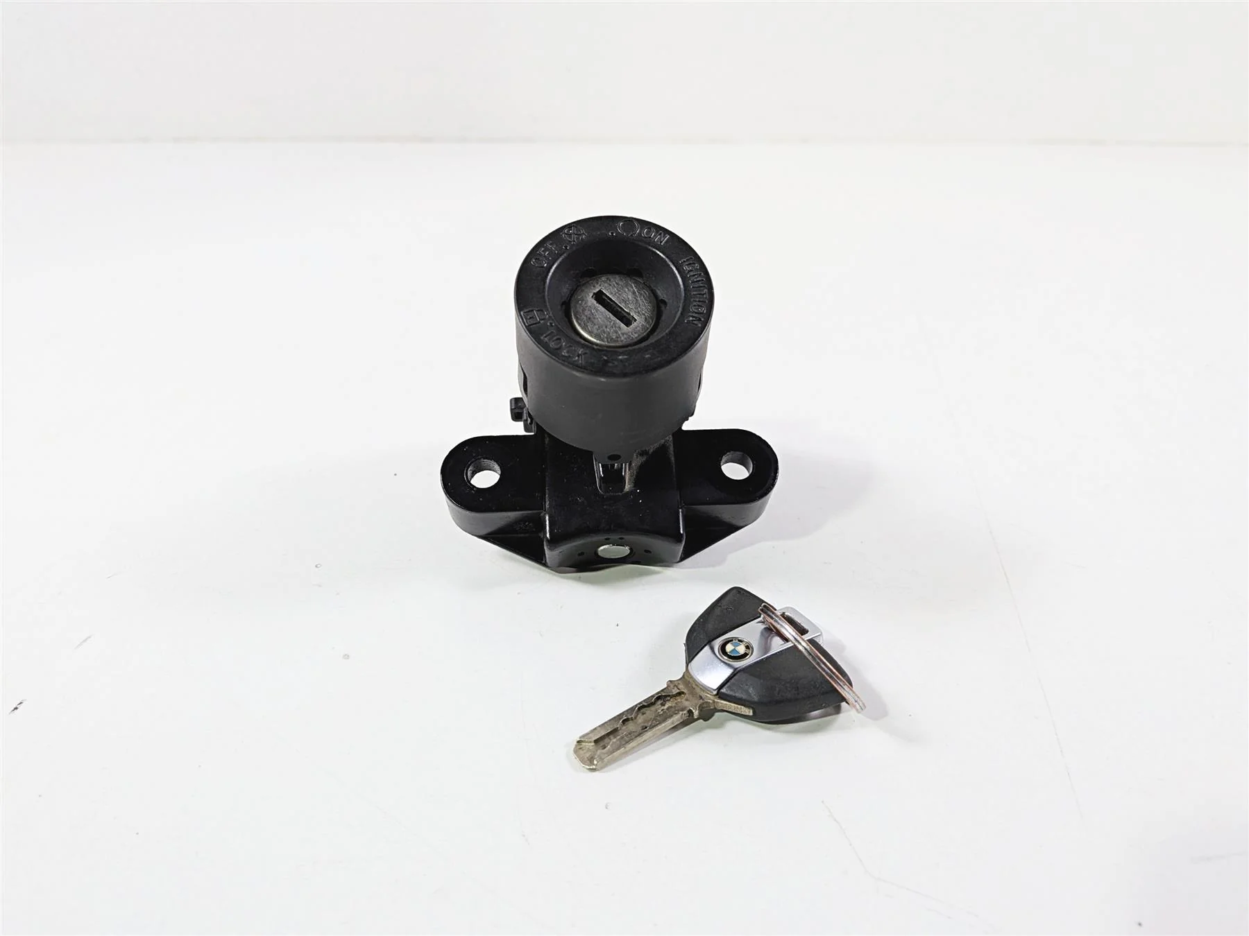 2016 BMW S1000RR K46 Ignition Switch & Key 51258540948 - Image 3