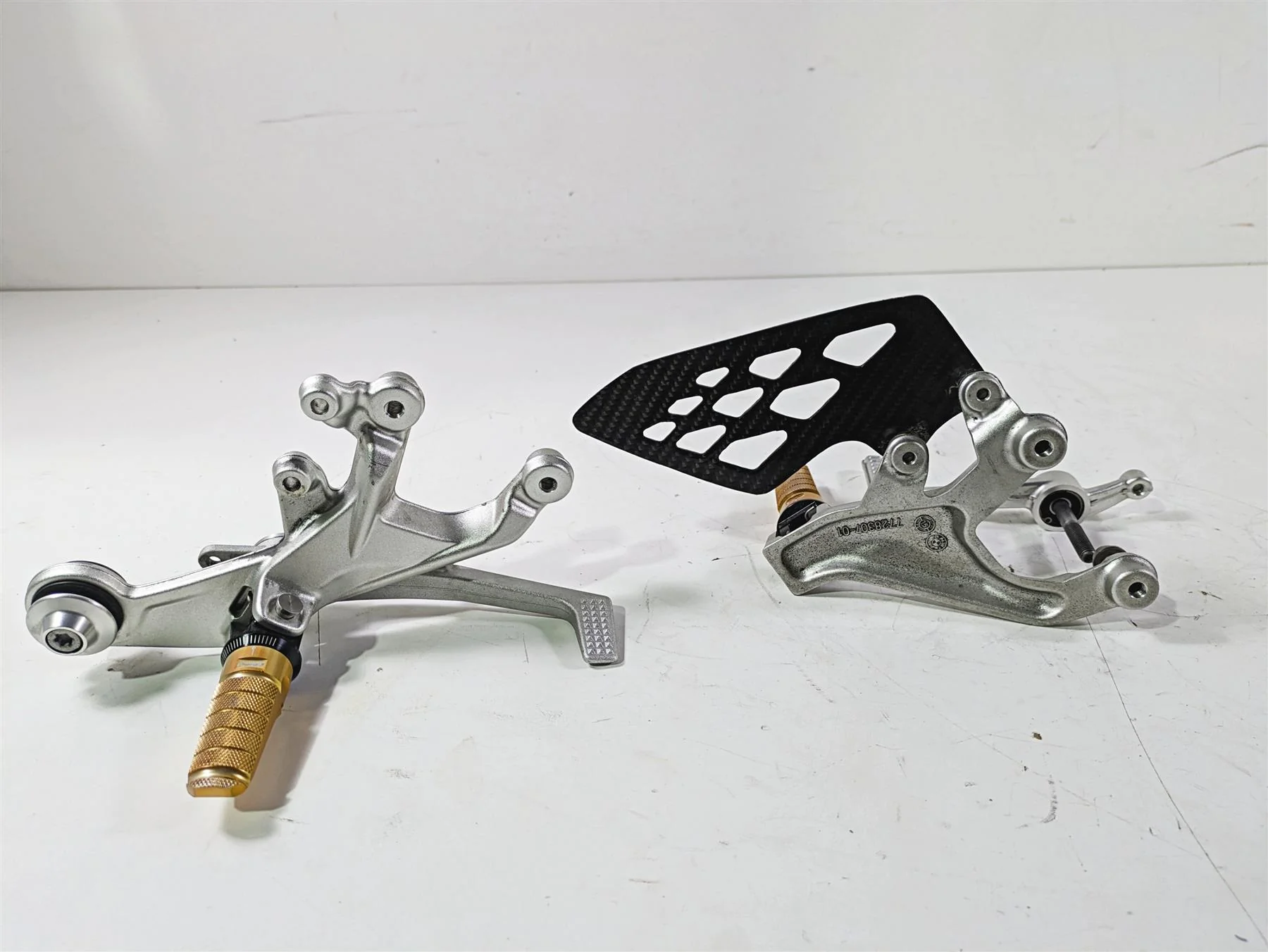2016 BMW S1000RR K46 Left Right Footpeg Set Shifter Brake Pedal 46717728307 - Image 5