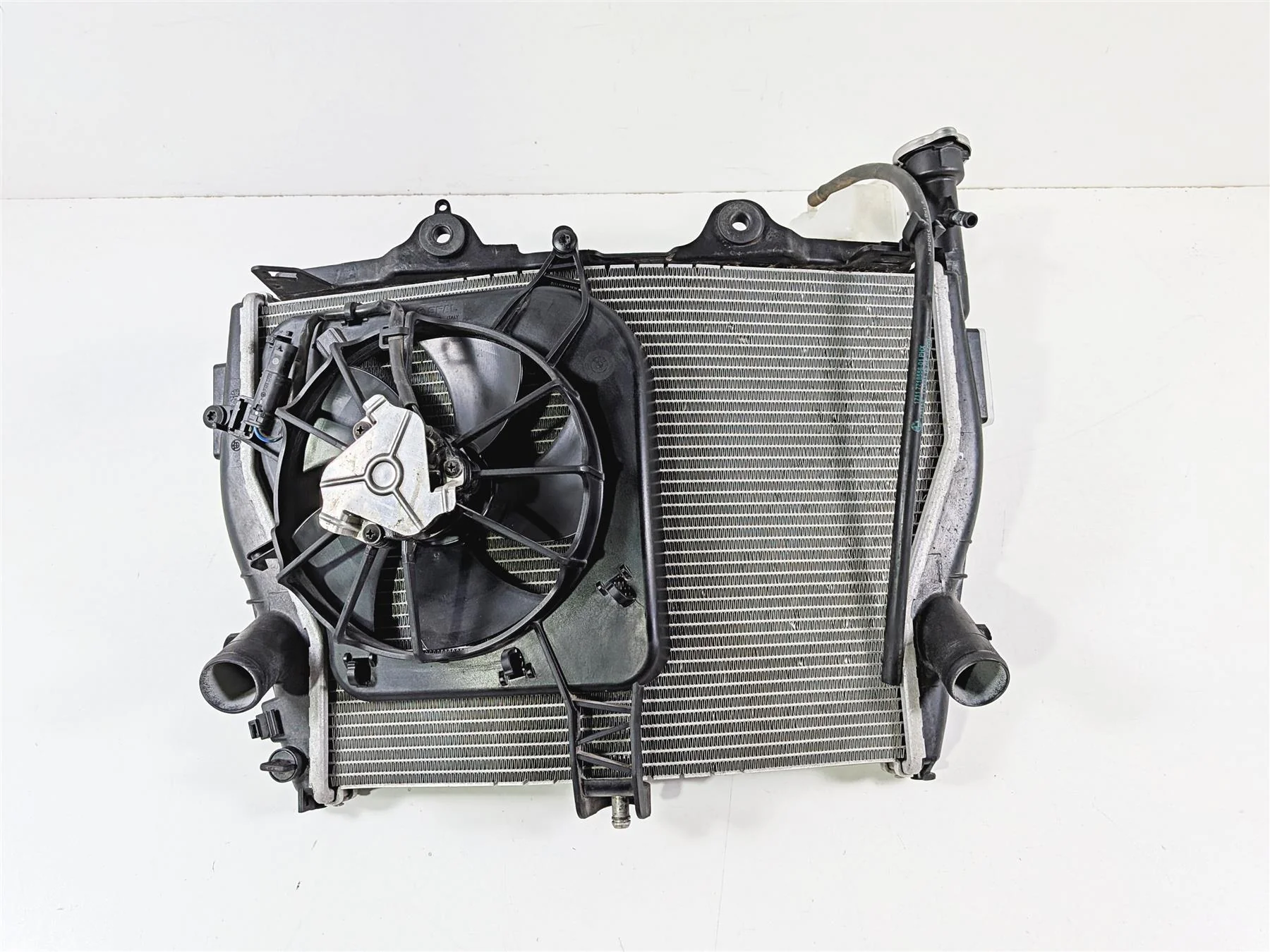 2016 BMW S1000RR K46 Radiator Fans Reservoir And Hoses 17118546822