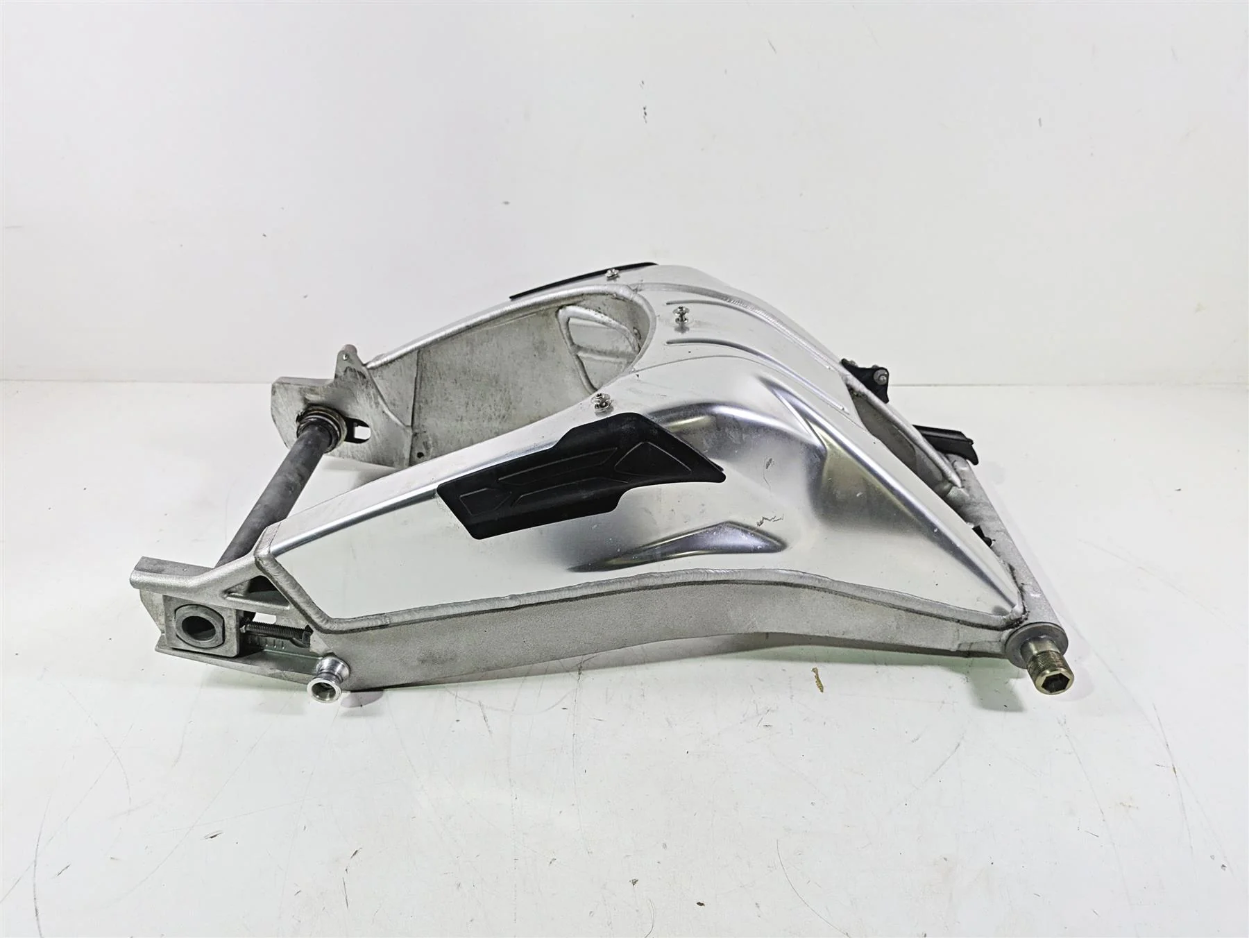 2016 BMW S1000RR K46 Rear Swingarm Swing Arm 33358543490 - Image 2