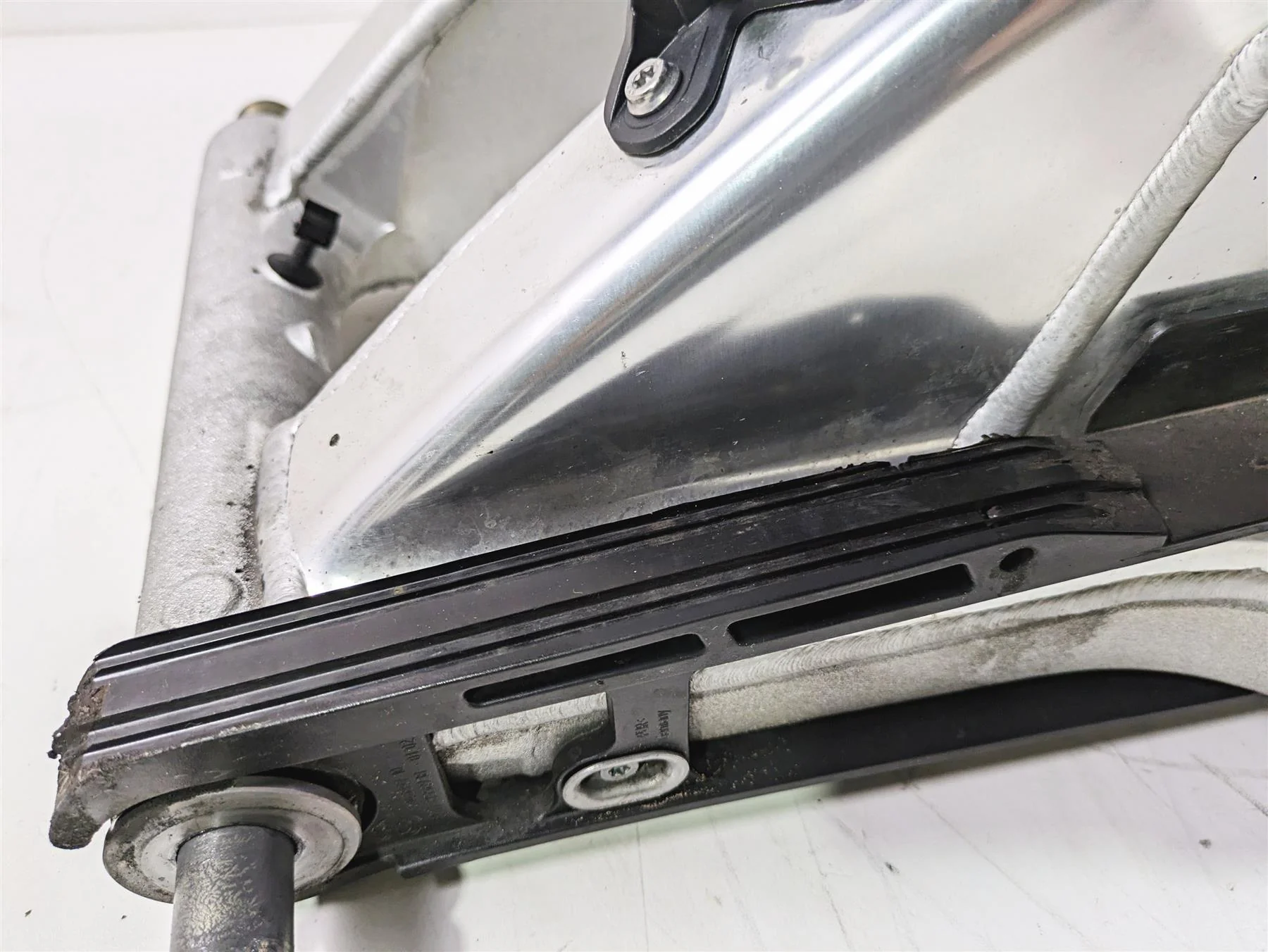 2016 BMW S1000RR K46 Rear Swingarm Swing Arm 33358543490 - Image 9