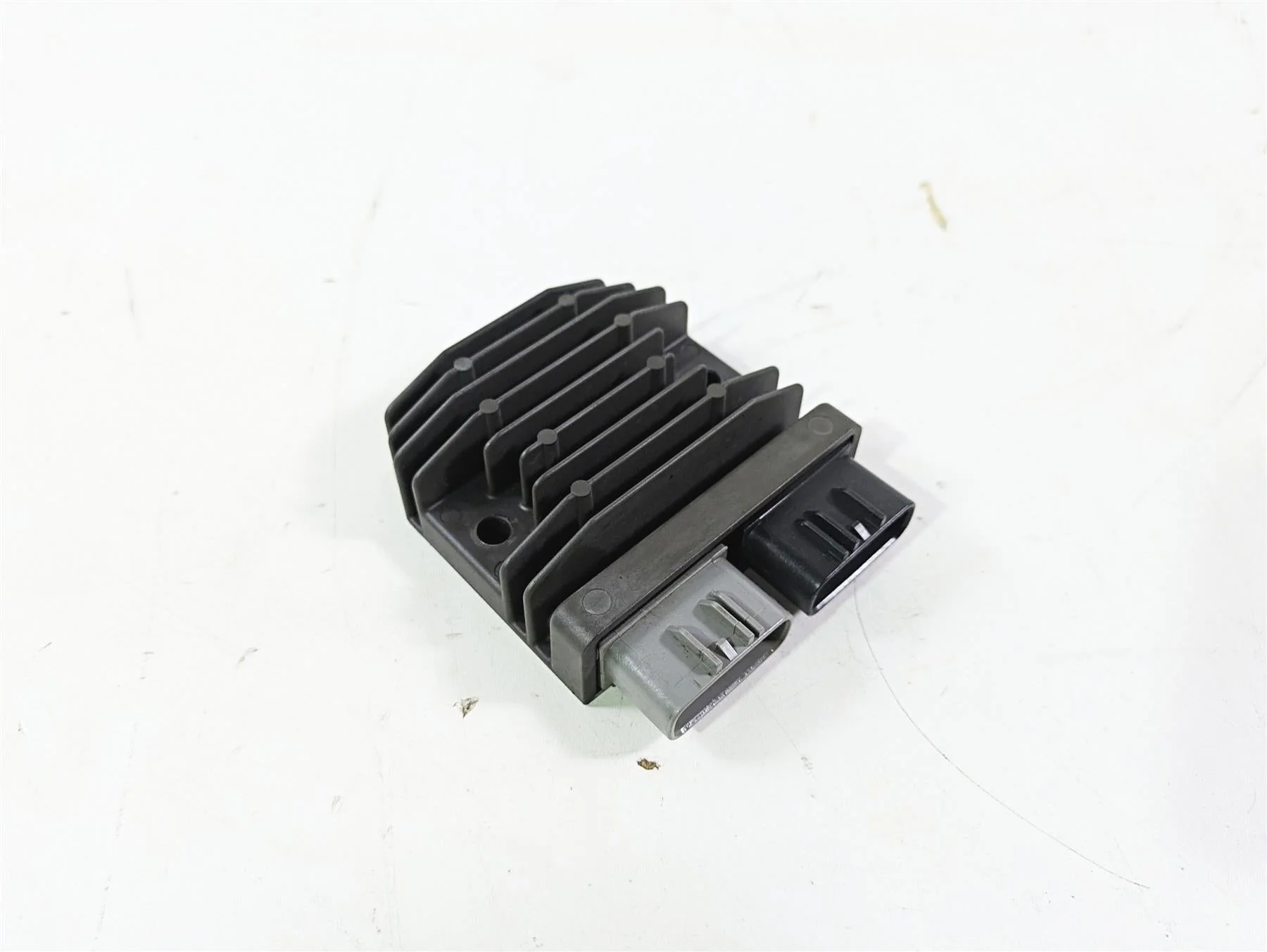 2016 BMW S1000RR K46 Rectifier Voltage Regulator FH020CA 12317718422 - Image 12