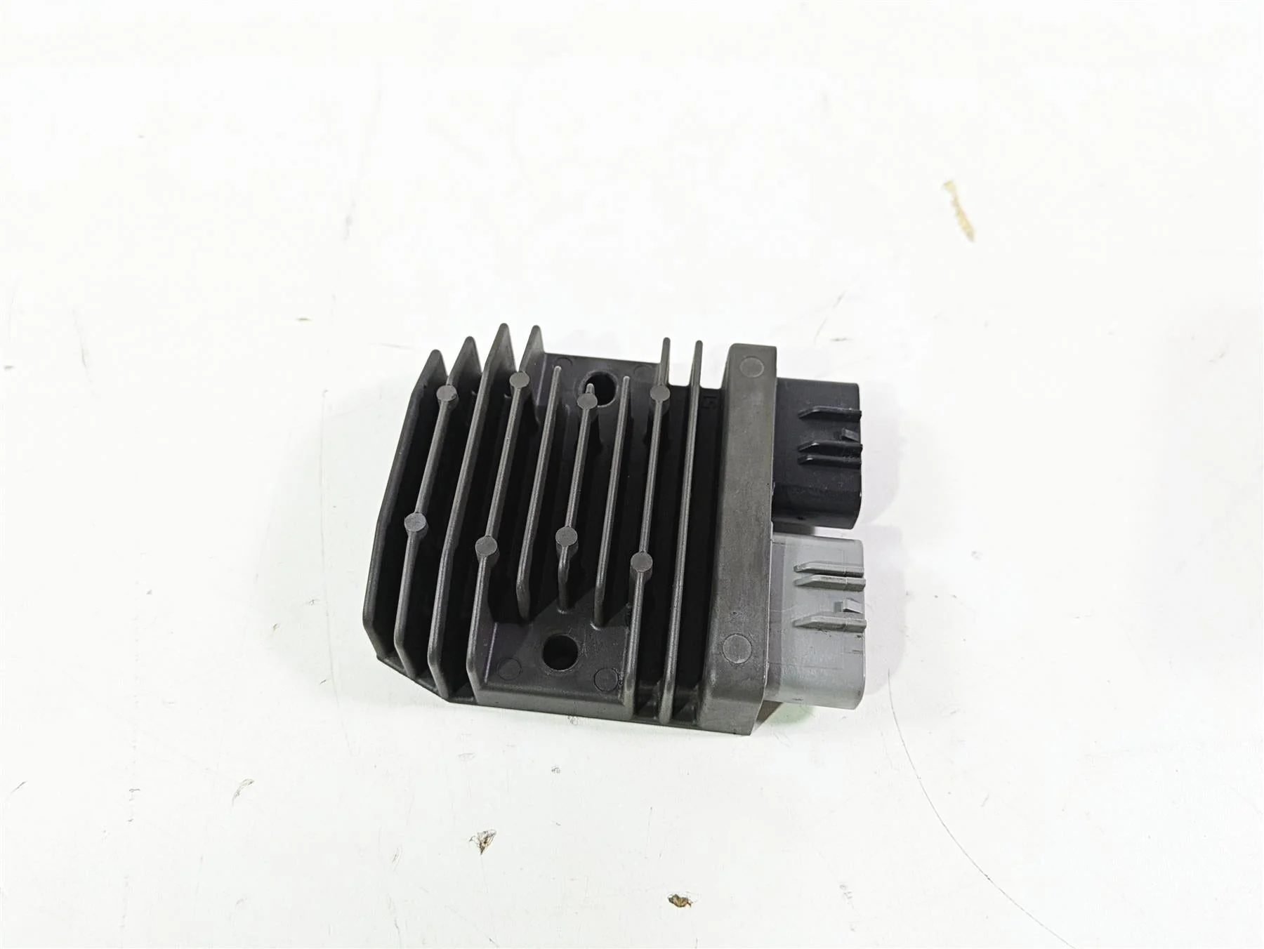 2016 BMW S1000RR K46 Rectifier Voltage Regulator FH020CA 12317718422 - Image 2