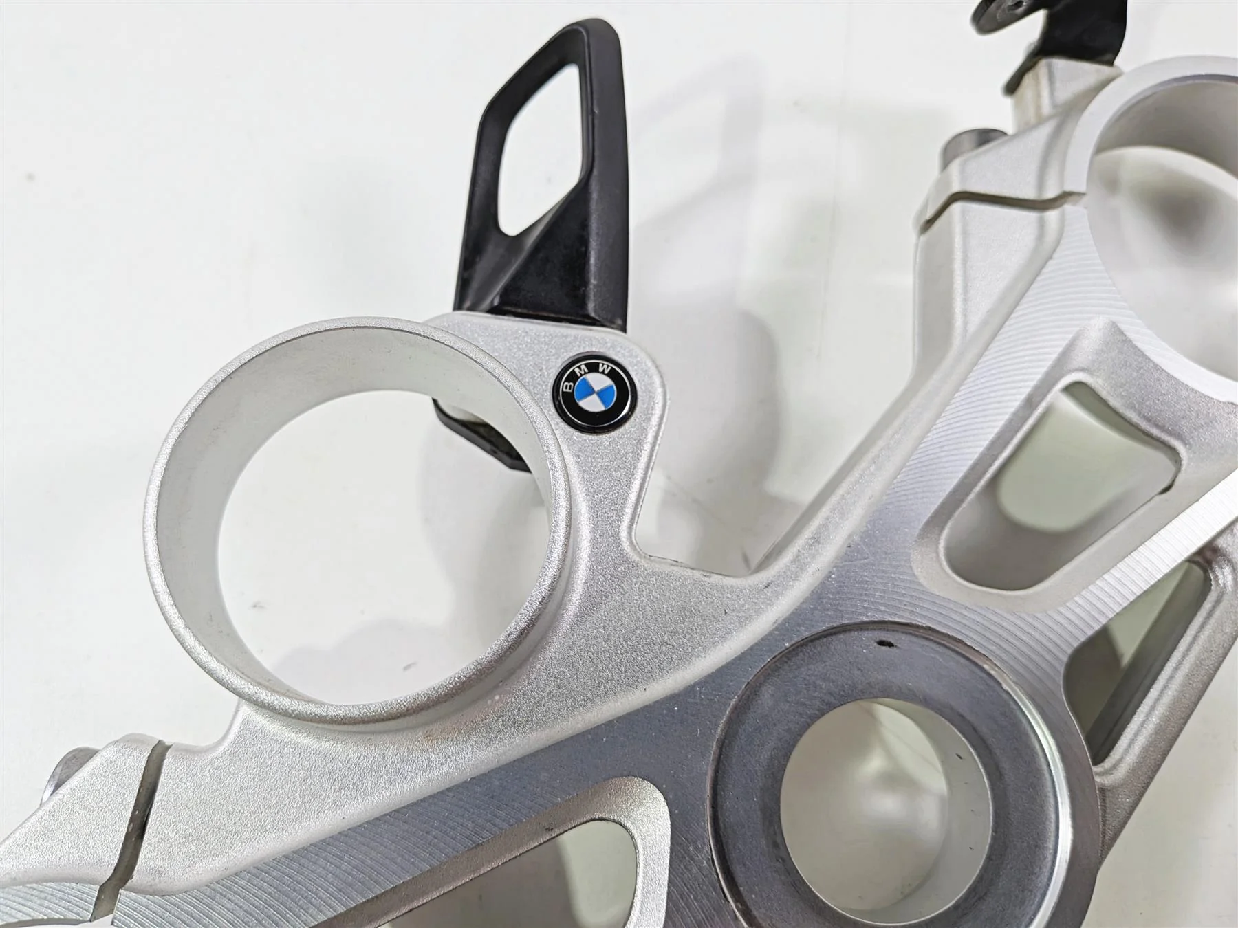 2016 BMW S1000RR K46 Upper Triple Tree Steering Clamp 31428549498 - Image 3