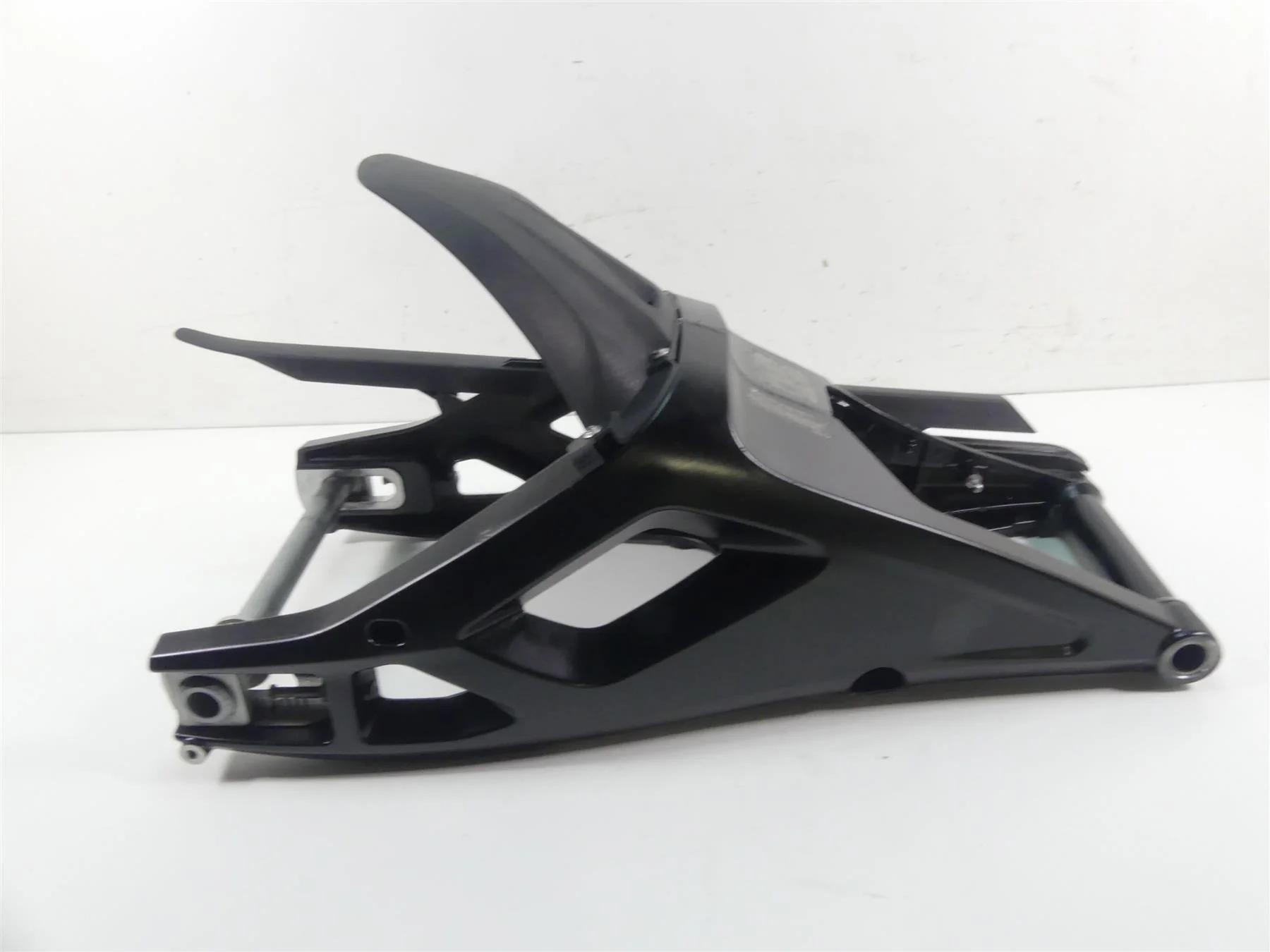 2016 BMW S1000XR K49 Rear Swingarm Swing Arm + Axle 33358560101 33358551665 - Image 3