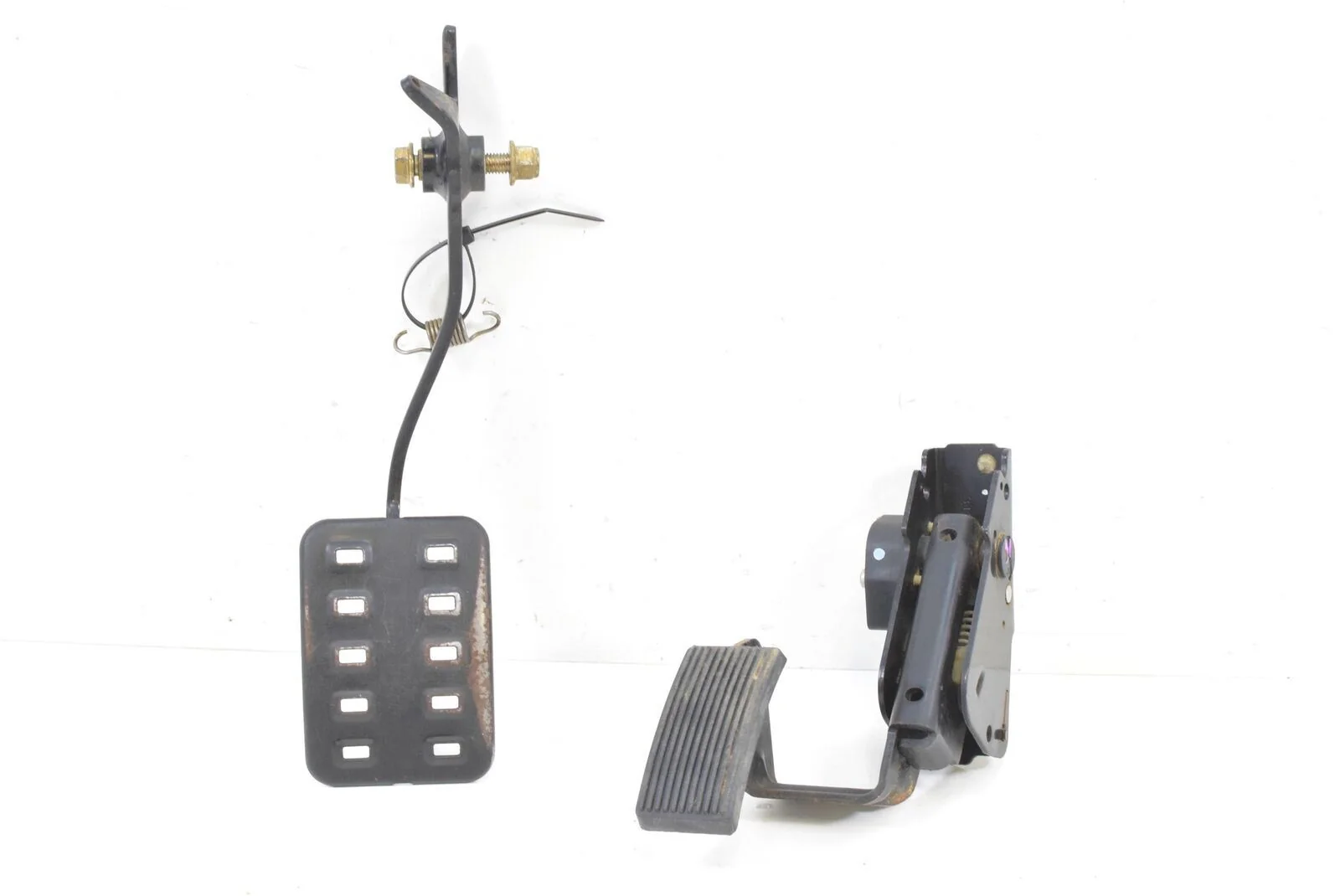 2016 Can-Am Maverick 1000R STD Accelerate & Brake Pedal 705600724 707001166