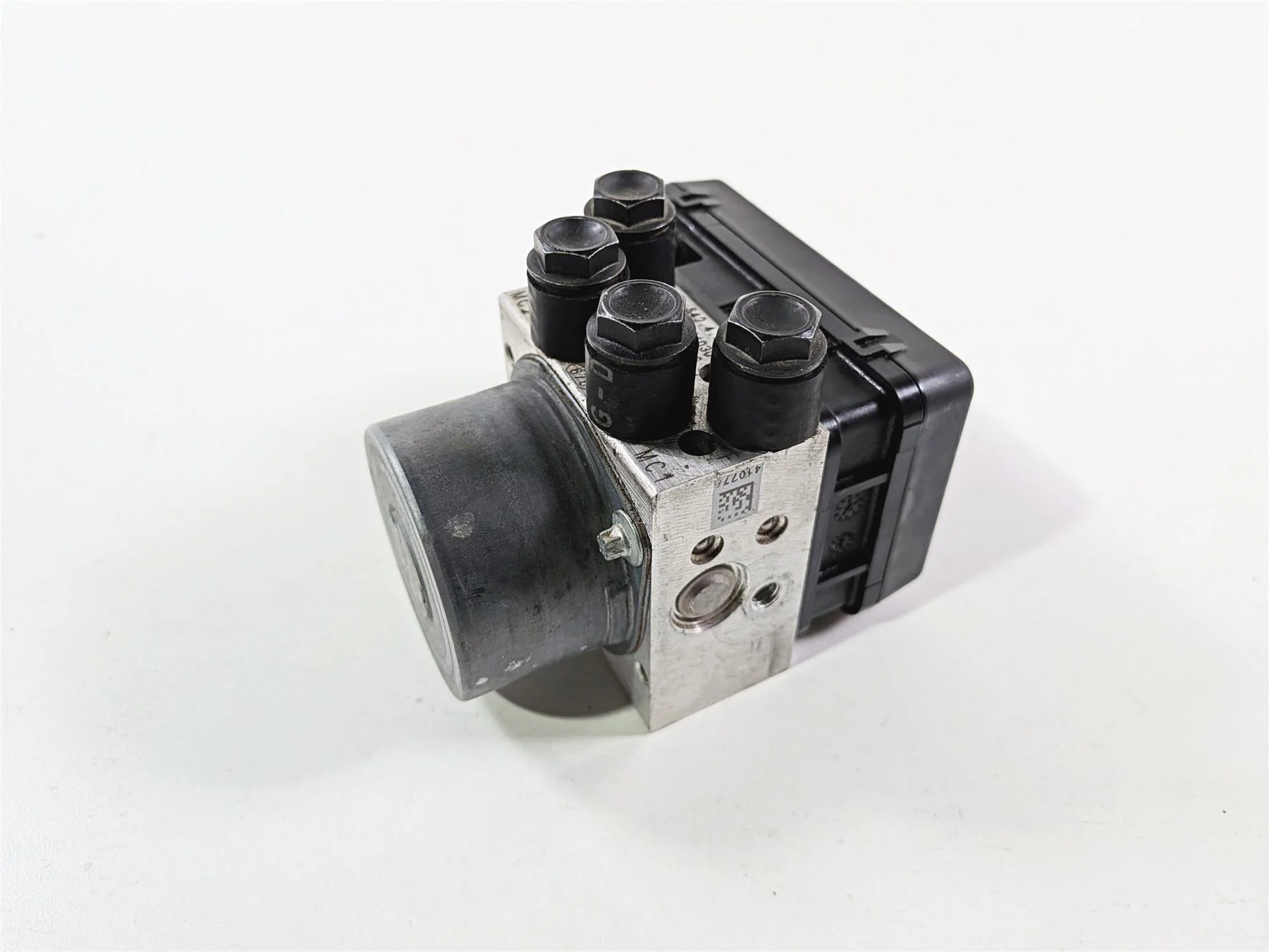 2016 Ducati Hypermotard 939 SP Abs Brake Pump Module 54240402A 54240332B - Image 11