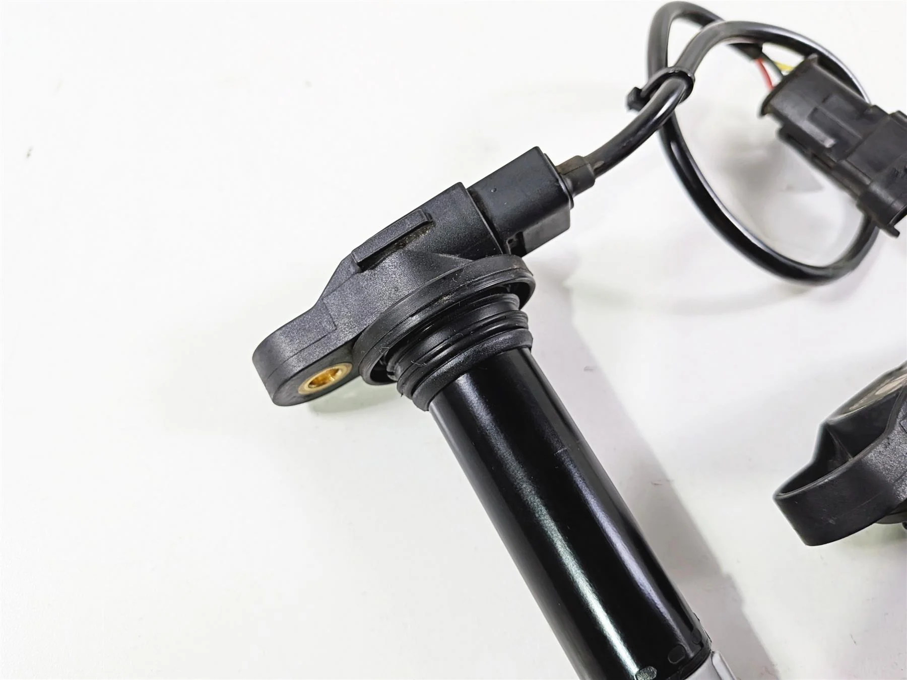 2016 Ducati Hypermotard 939 SP Beru Ignition Coil Set 38010145B - Image 11