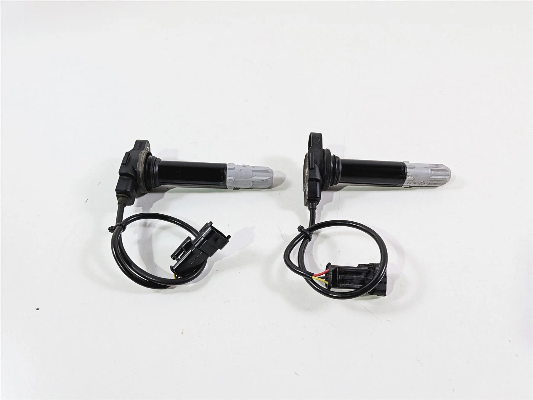 2016 Ducati Hypermotard 939 SP Beru Ignition Coil Set 38010145B - Image 2