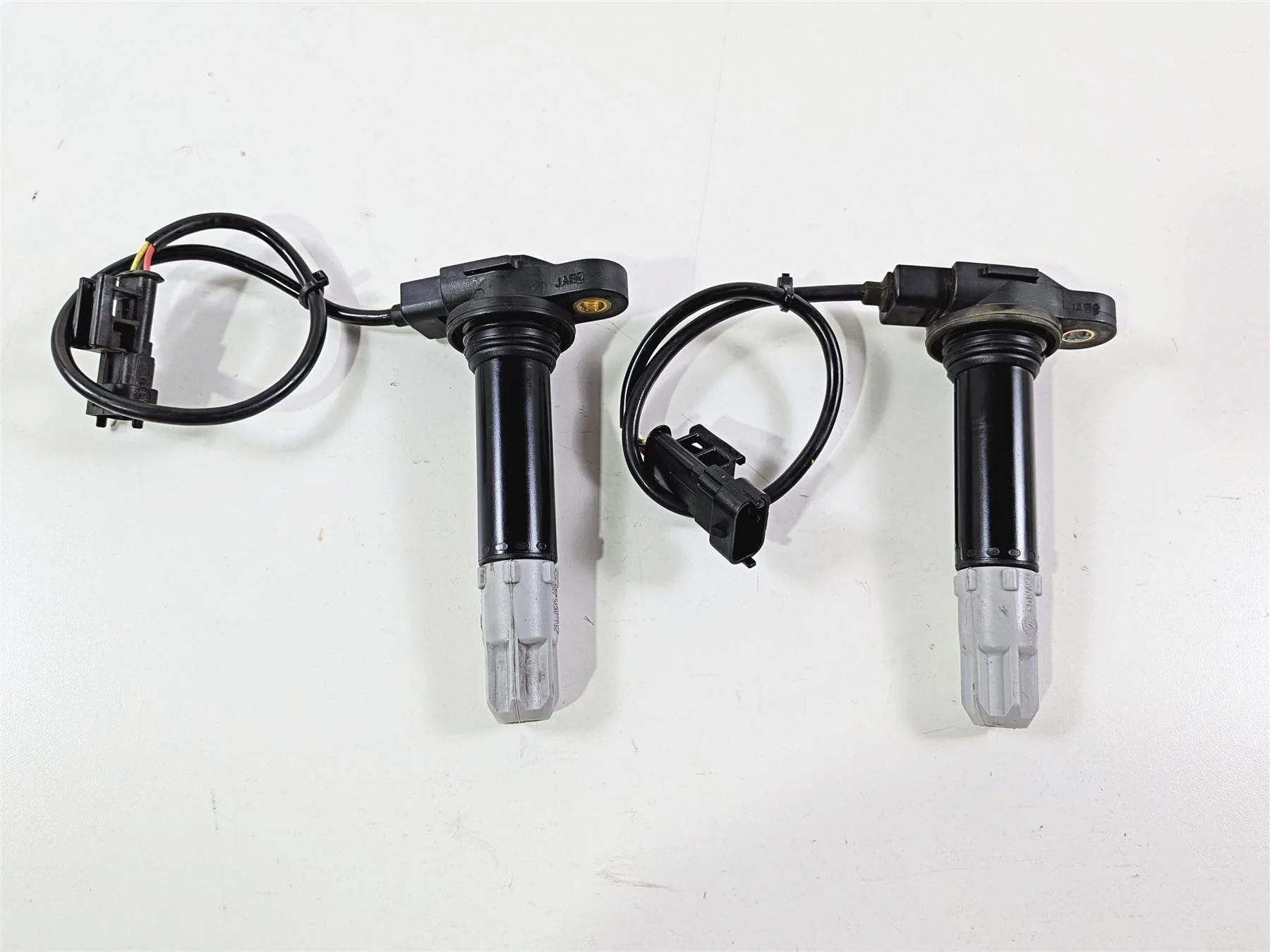 2016 Ducati Hypermotard 939 SP Beru Ignition Coil Set 38010145B - Image 8
