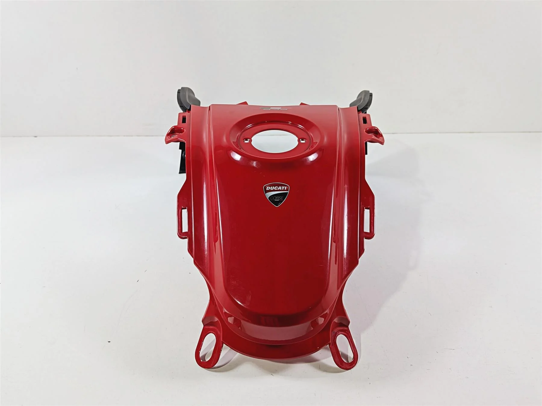 2016 Ducati Hypermotard 939 SP Center Tank Cover Fairing 48015671B - Image 3