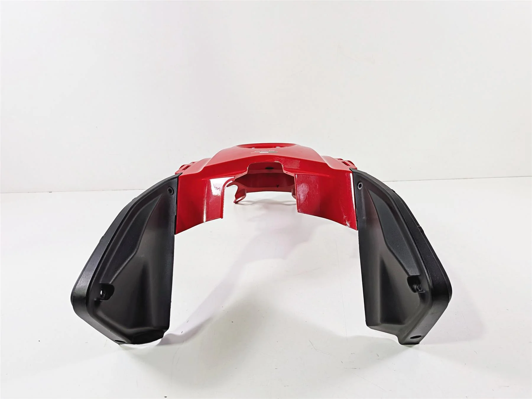 2016 Ducati Hypermotard 939 SP Center Tank Cover Fairing 48015671B - Image 5