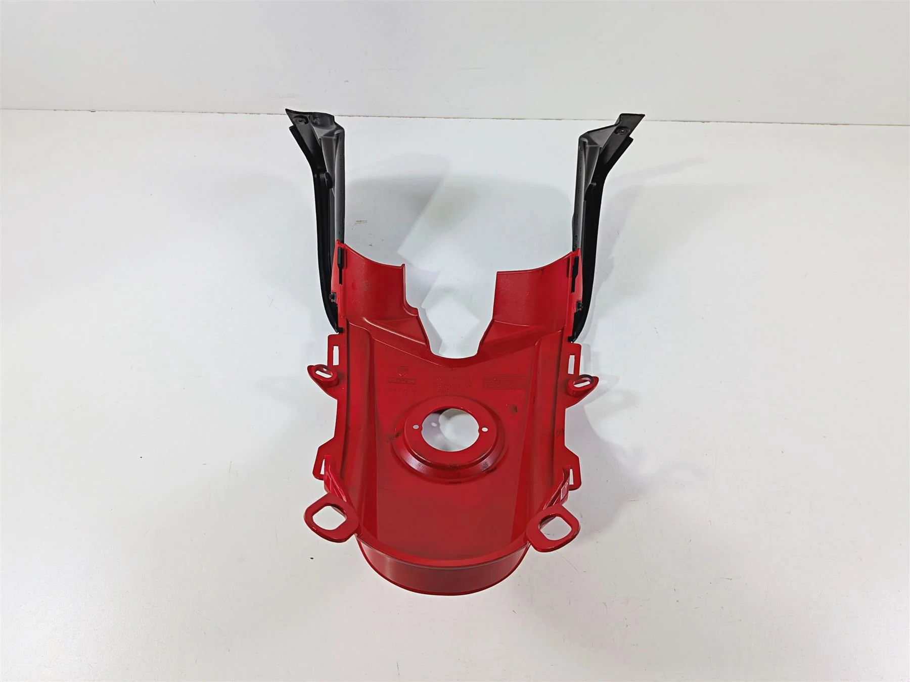2016 Ducati Hypermotard 939 SP Center Tank Cover Fairing 48015671B - Image 8