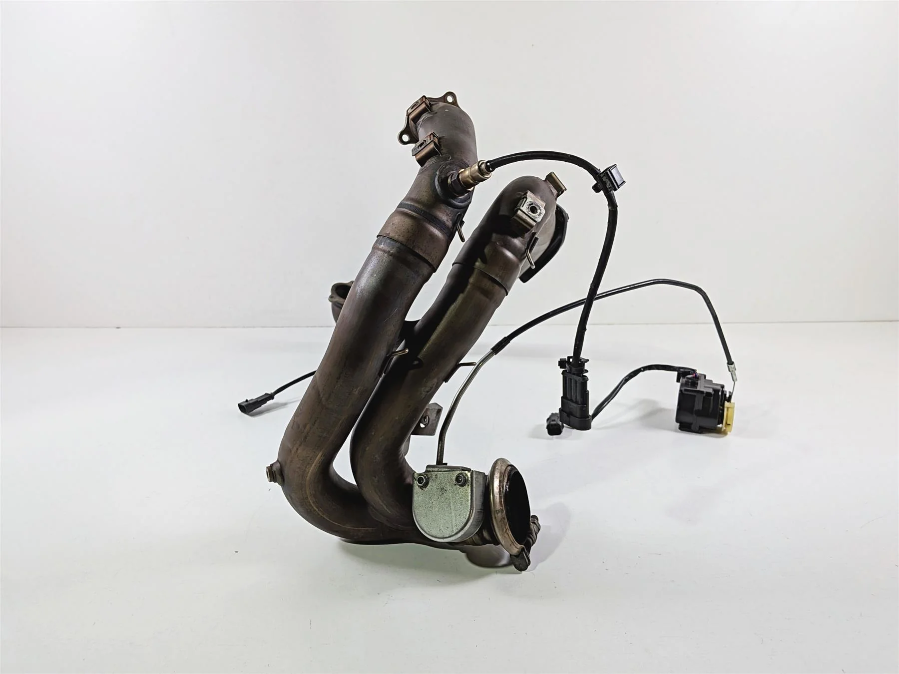 2016 Ducati Hypermotard 939 SP Exhaust Header & Actuator Motor - Read 570P3342B - Image 14