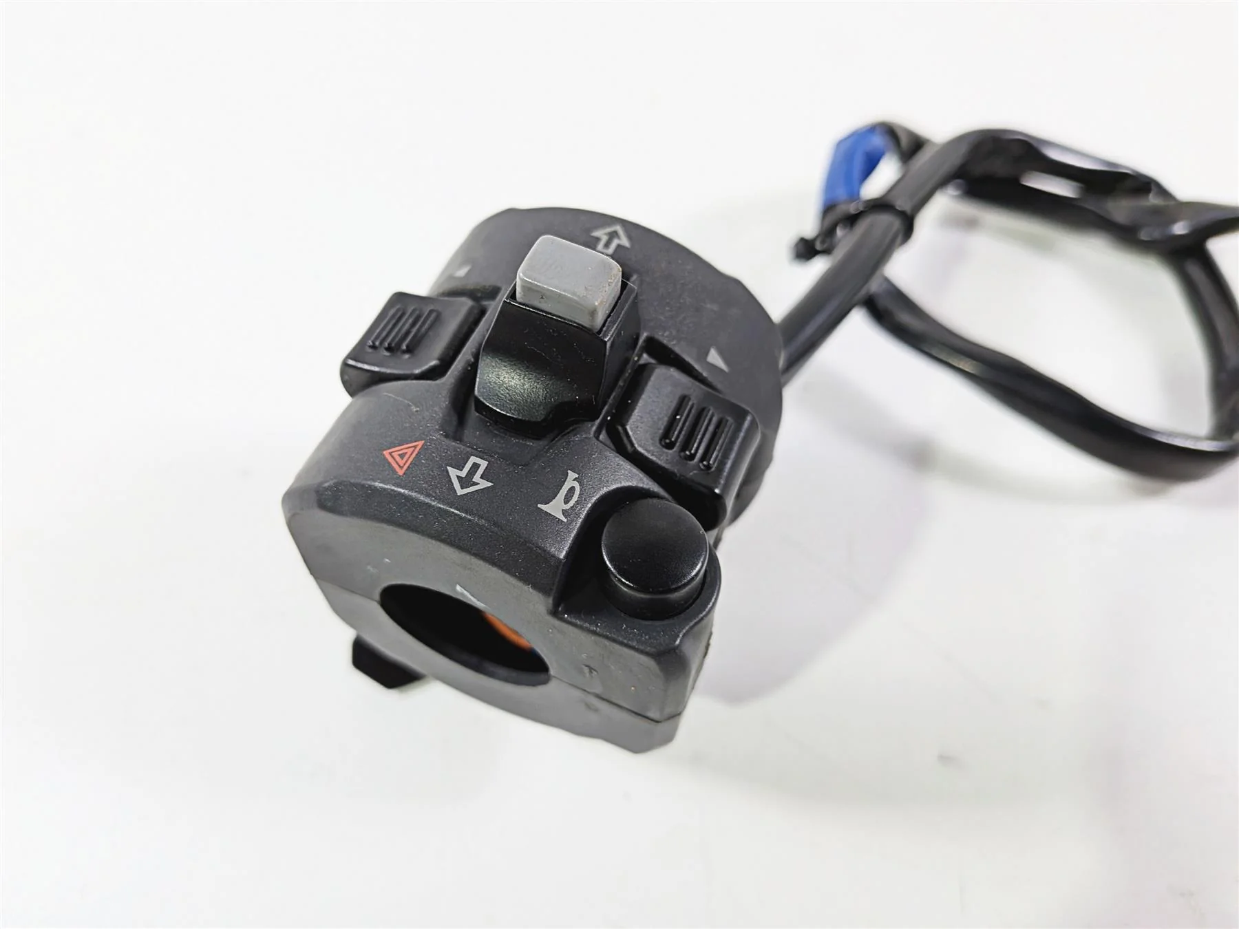 2016 Ducati Hypermotard 939 SP Left Hand Turn Signal Control Switch 65110142A - Image 11