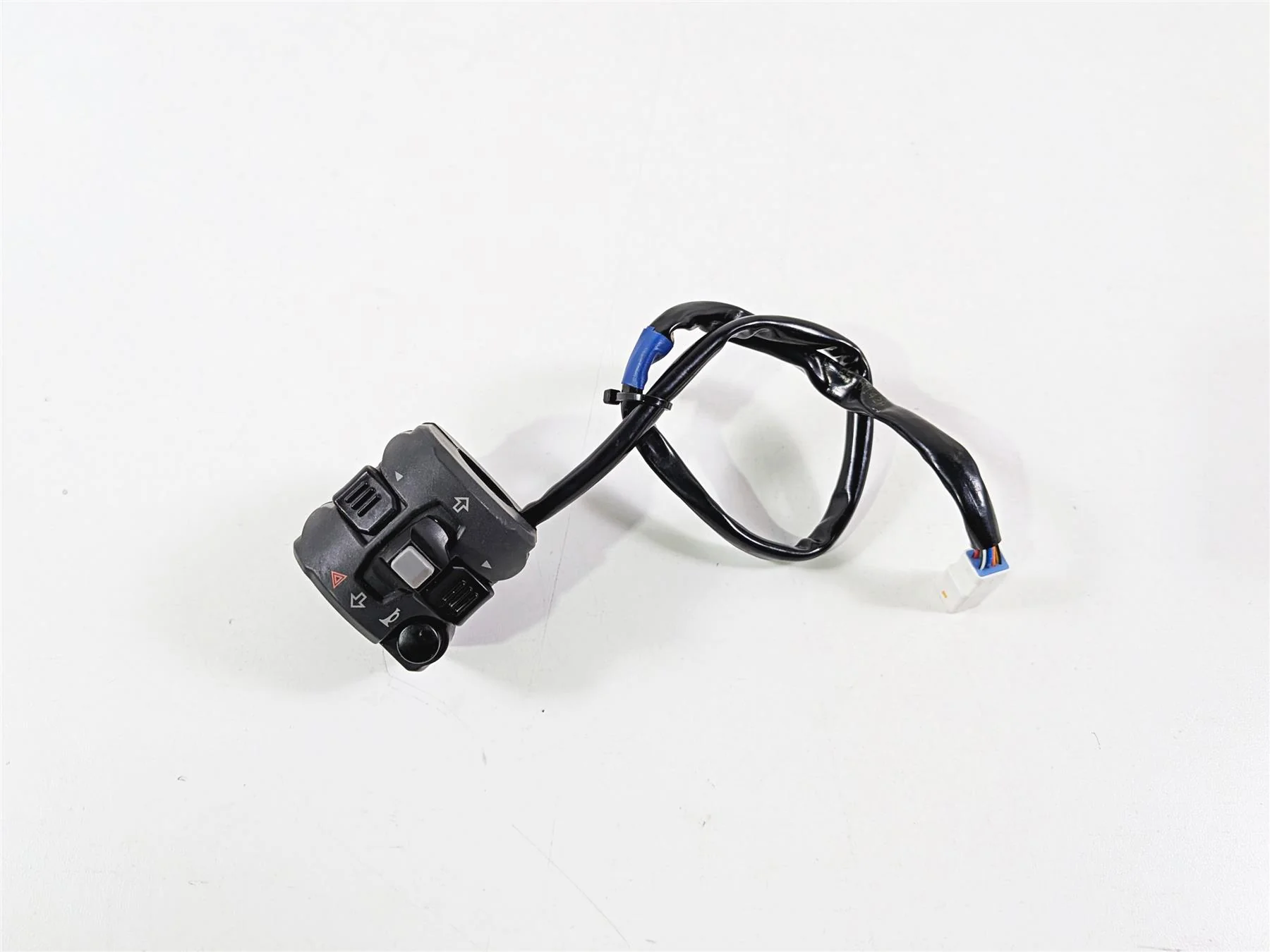 2016 Ducati Hypermotard 939 SP Left Hand Turn Signal Control Switch 65110142A - Image 13