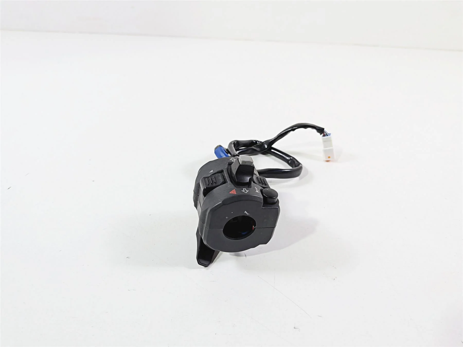 2016 Ducati Hypermotard 939 SP Left Hand Turn Signal Control Switch 65110142A - Image 2