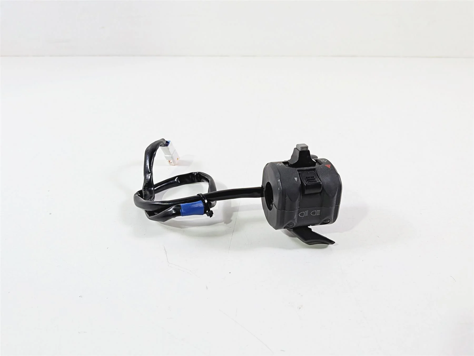2016 Ducati Hypermotard 939 SP Left Hand Turn Signal Control Switch 65110142A - Image 3