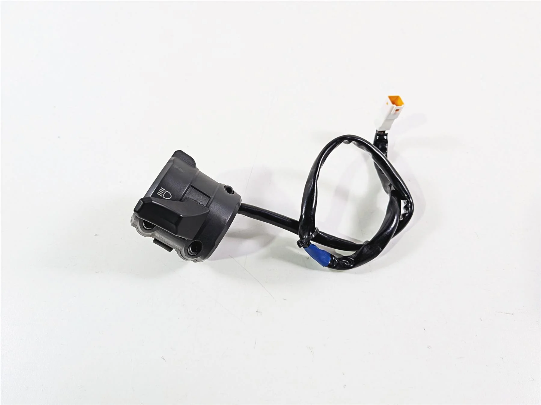 2016 Ducati Hypermotard 939 SP Left Hand Turn Signal Control Switch 65110142A - Image 5