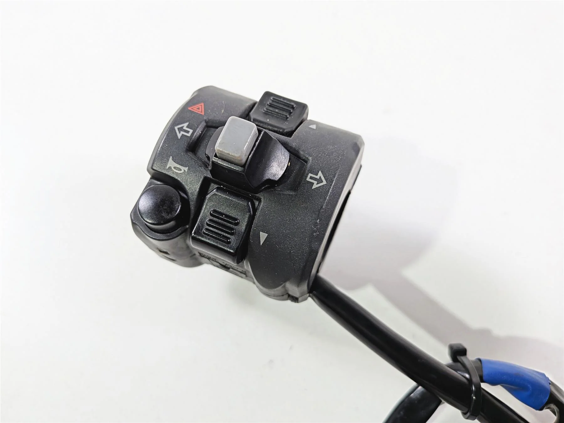 2016 Ducati Hypermotard 939 SP Left Hand Turn Signal Control Switch 65110142A - Image 8