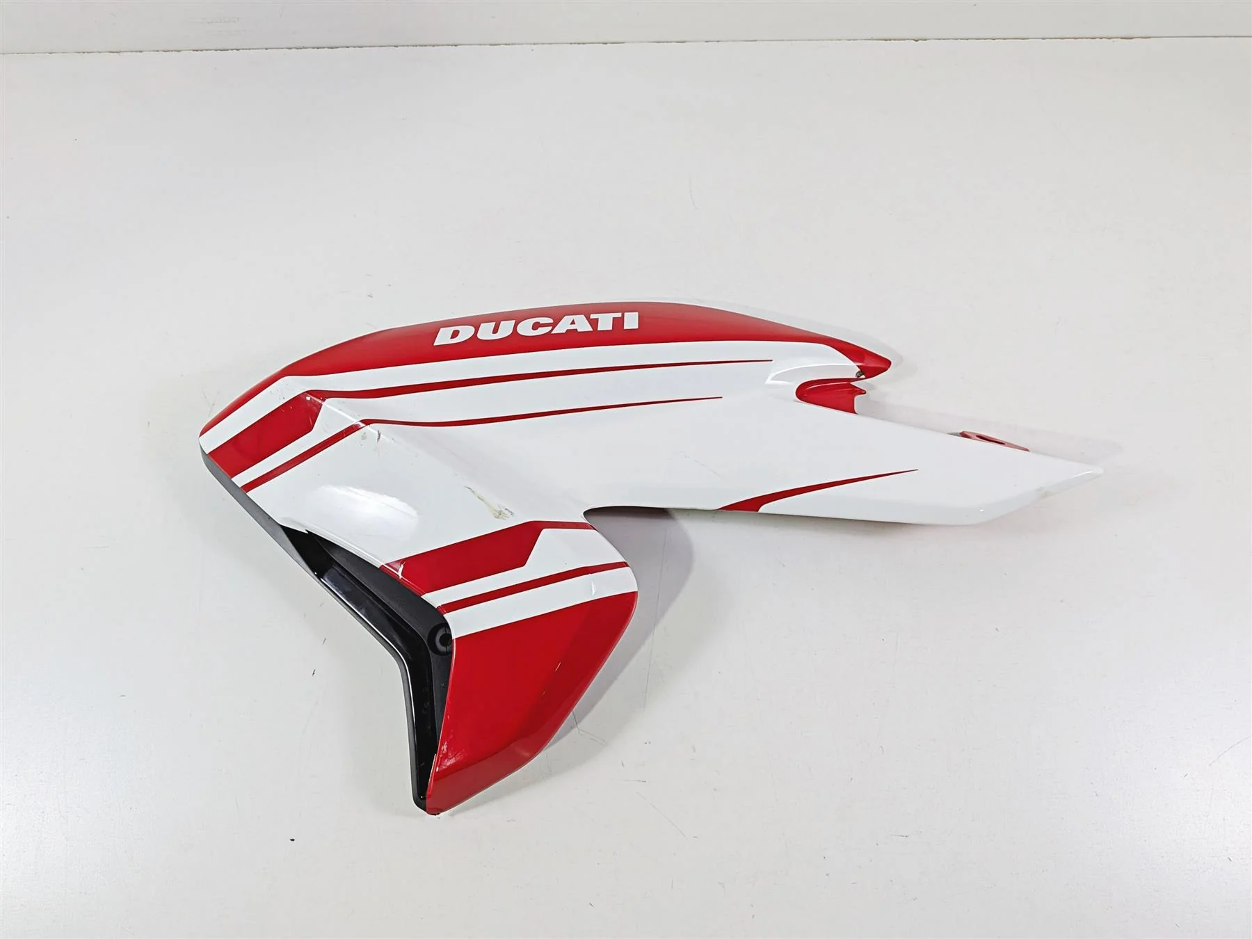 2016 Ducati Hypermotard 939 SP Left Tank Side Cover Fairing - Read 48015681C