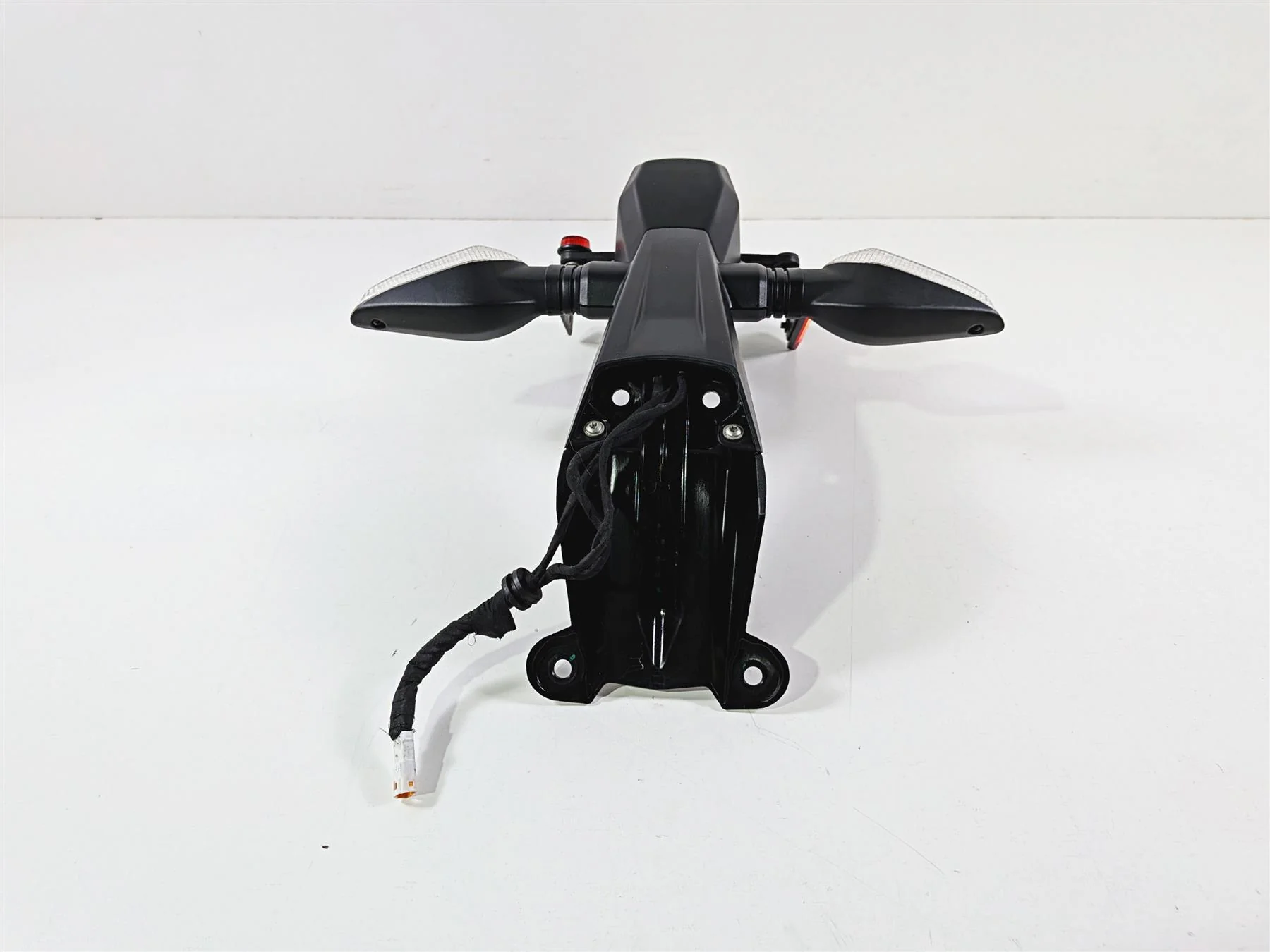 2016 Ducati Hypermotard 939 SP License Plate Holder Turn Signal Set 56110571A - Image 4