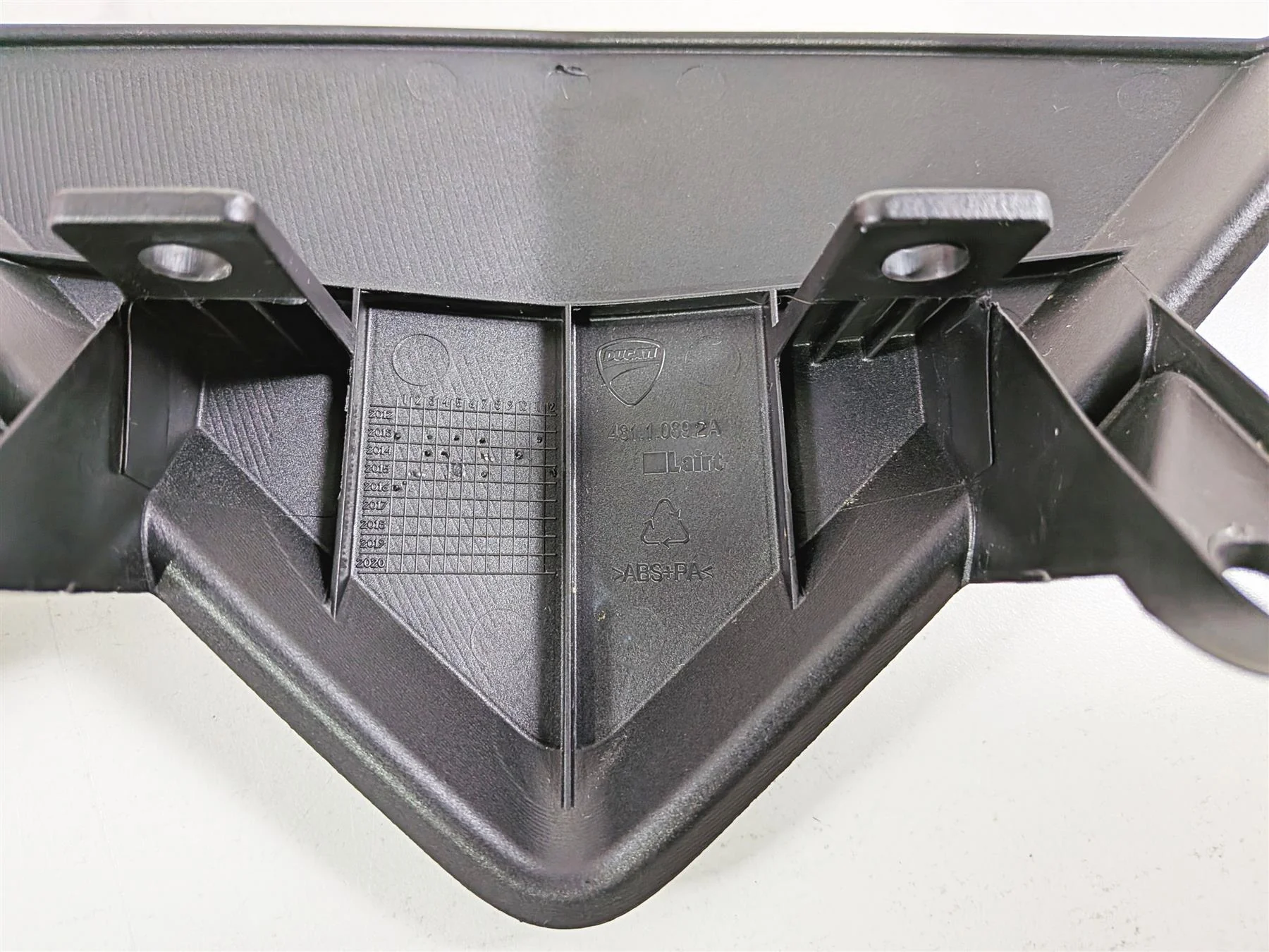 2016 Ducati Hypermotard 939 SP Outer Headlight Mask Upper Fender Read 480P5764AK - Image 8